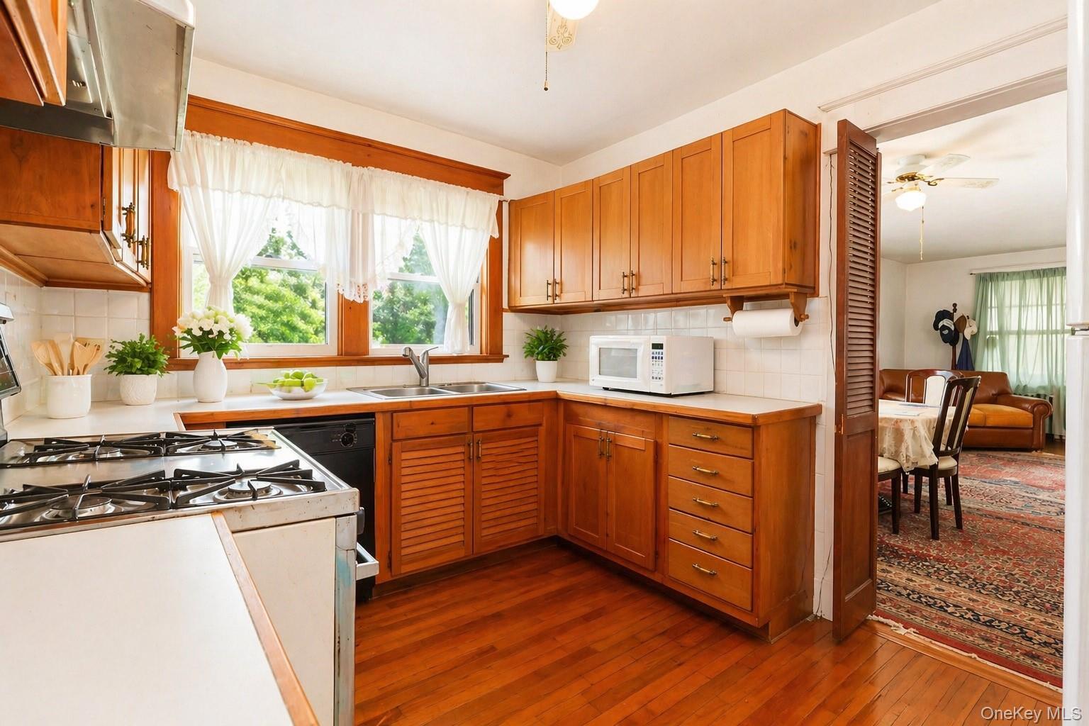 Single Family Western  Rockland County, NY 10994, MLS-990962-12