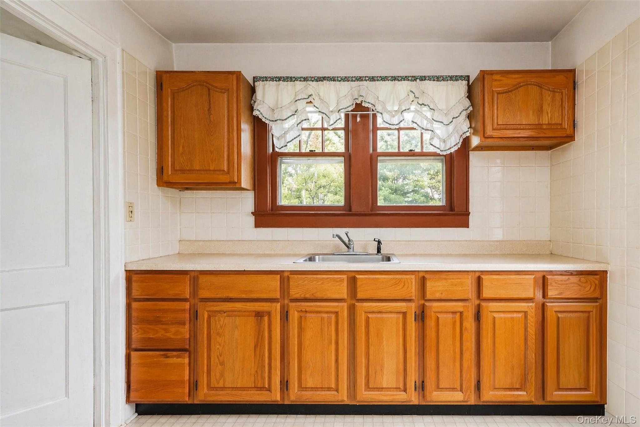 Single Family Western  Rockland County, NY 10994, MLS-990962-20