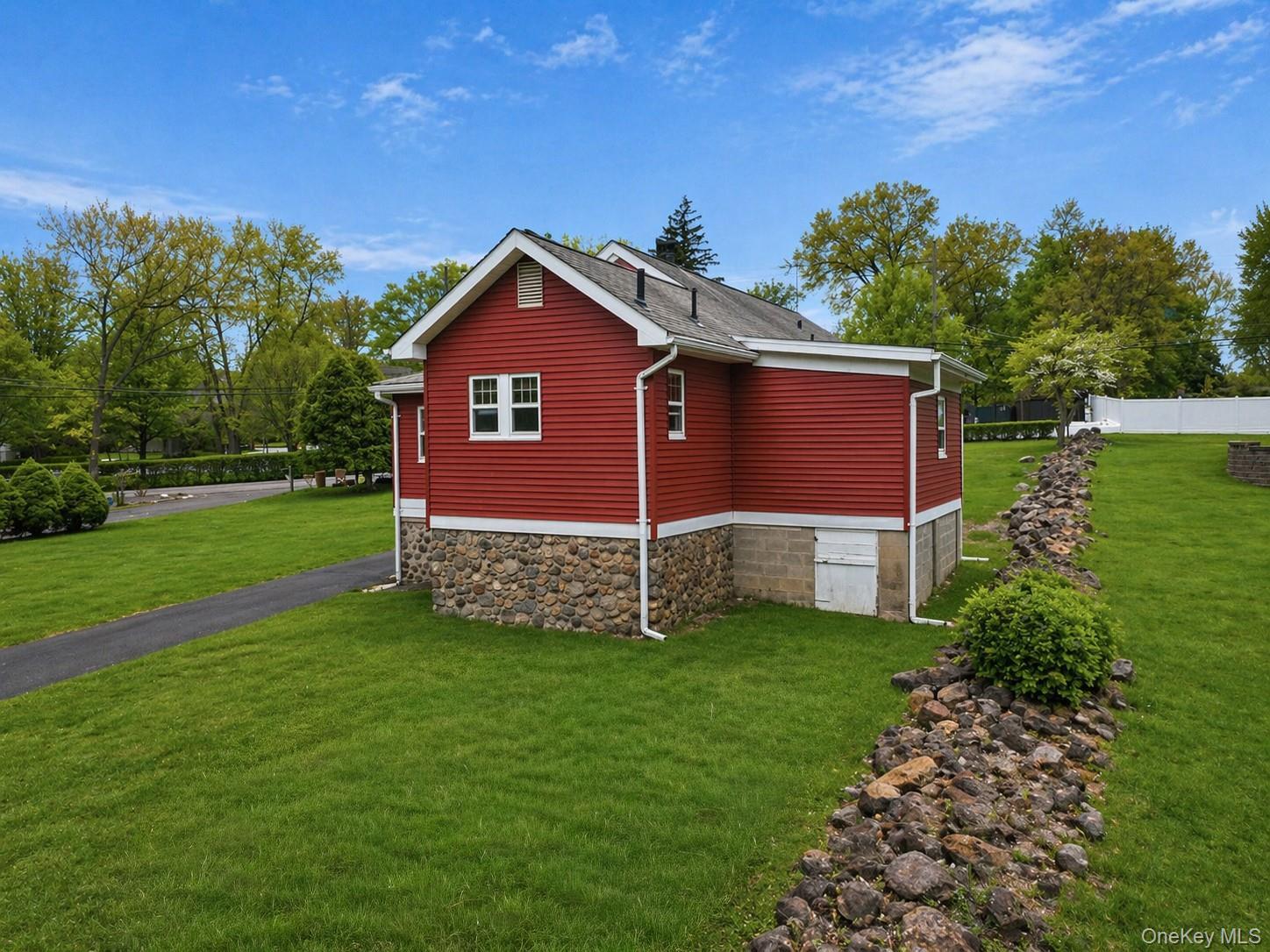 Single Family Western  Rockland County, NY 10994, MLS-990962-34