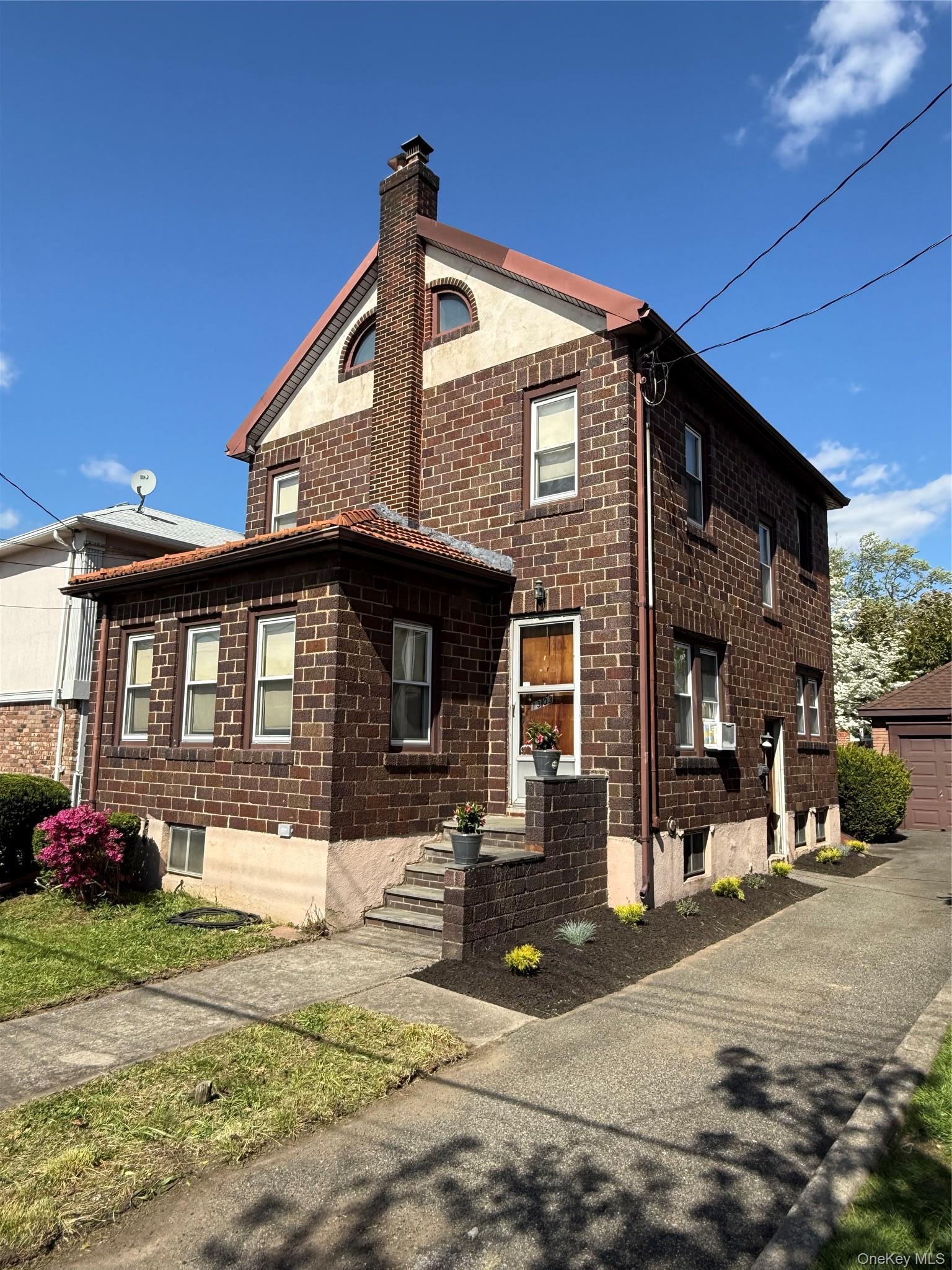 Single Family 139th Queens, NY 11357, MLS-990975-2