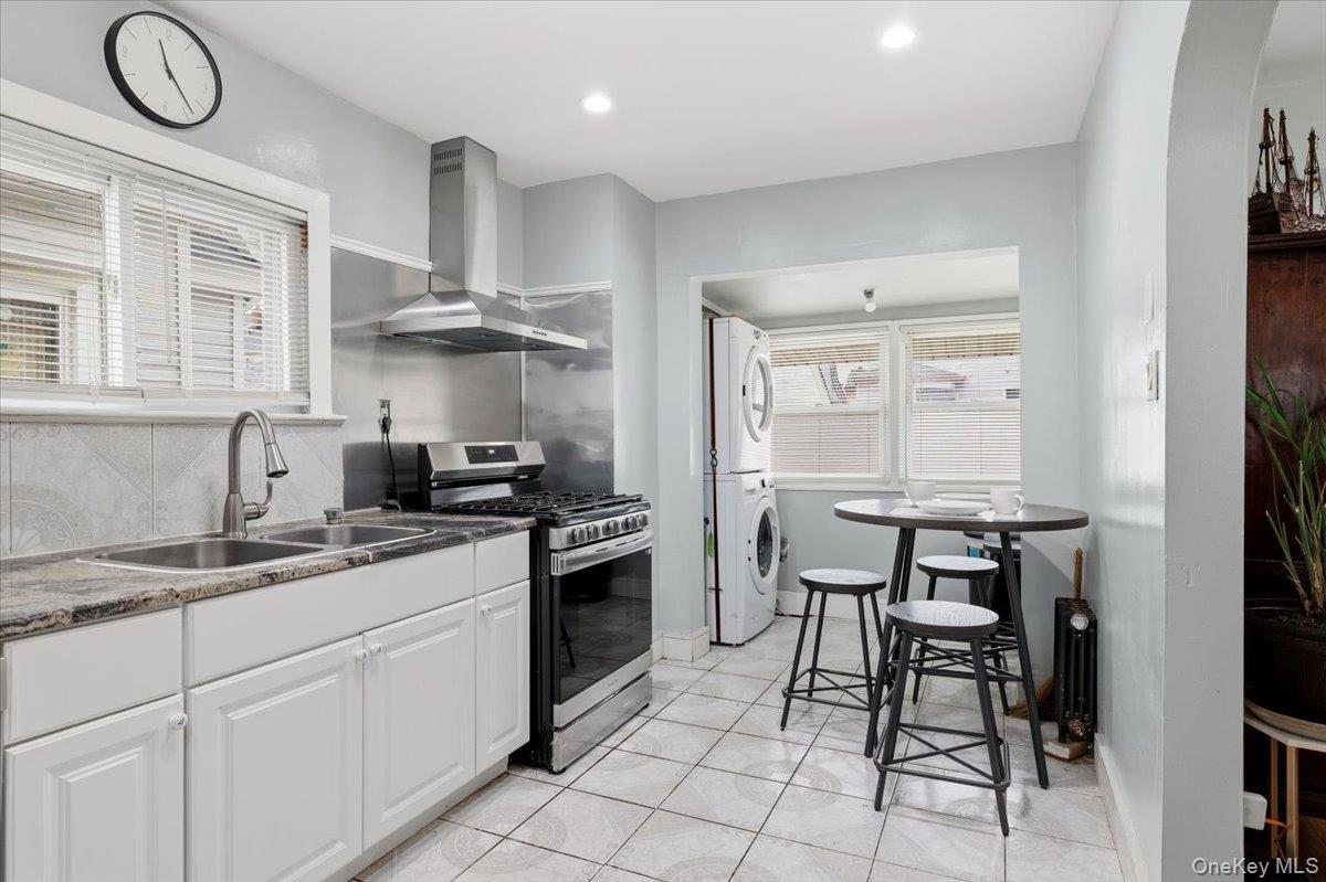 Single Family 218th Queens, NY 11428, MLS-990976-10