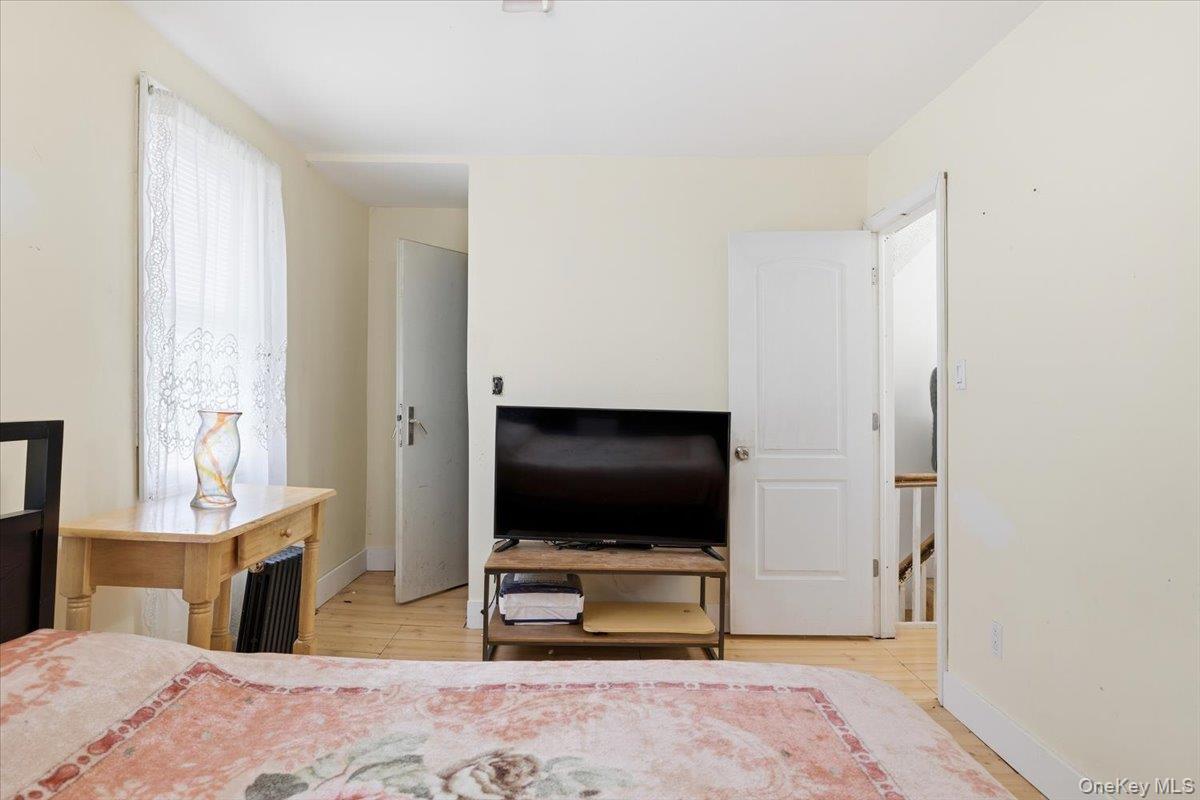Single Family 218th Queens, NY 11428, MLS-990976-18
