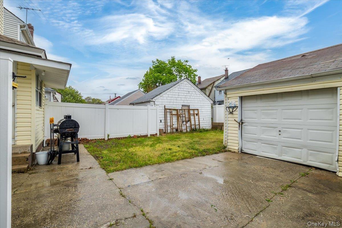 Single Family 218th Queens, NY 11428, MLS-990976-22