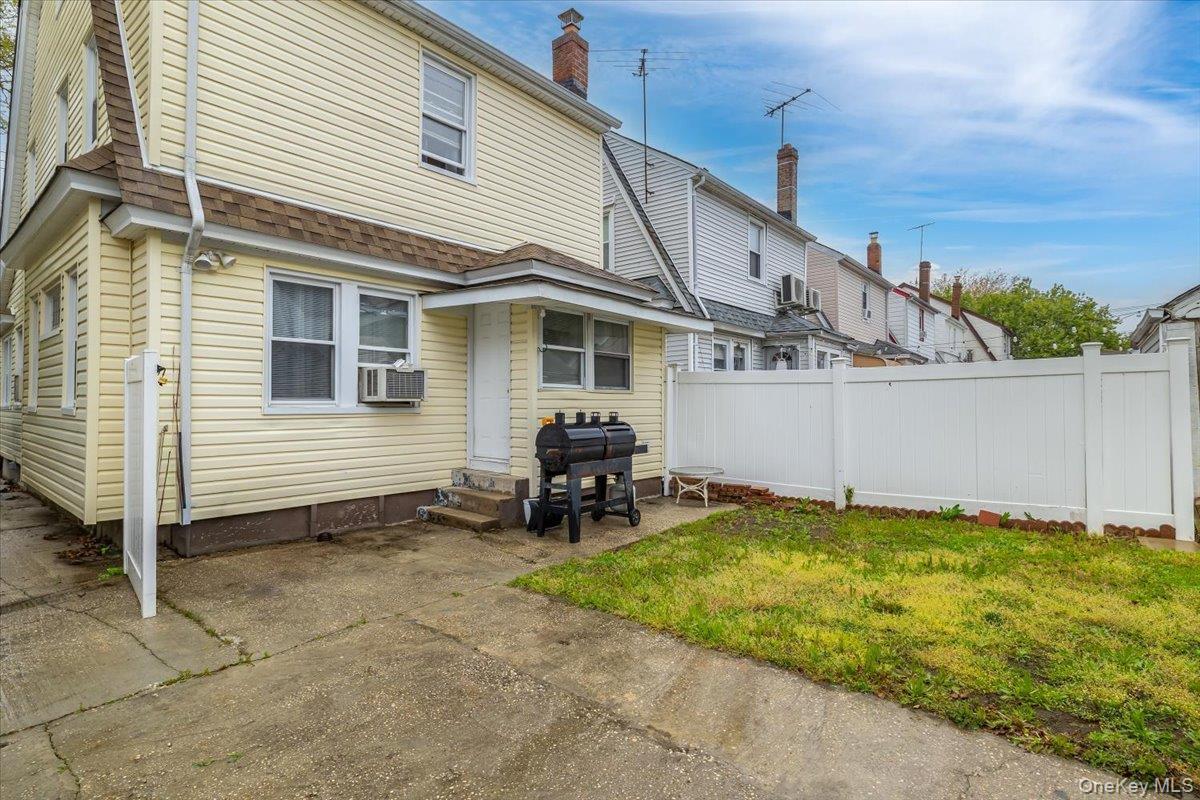Single Family 218th Queens, NY 11428, MLS-990976-26