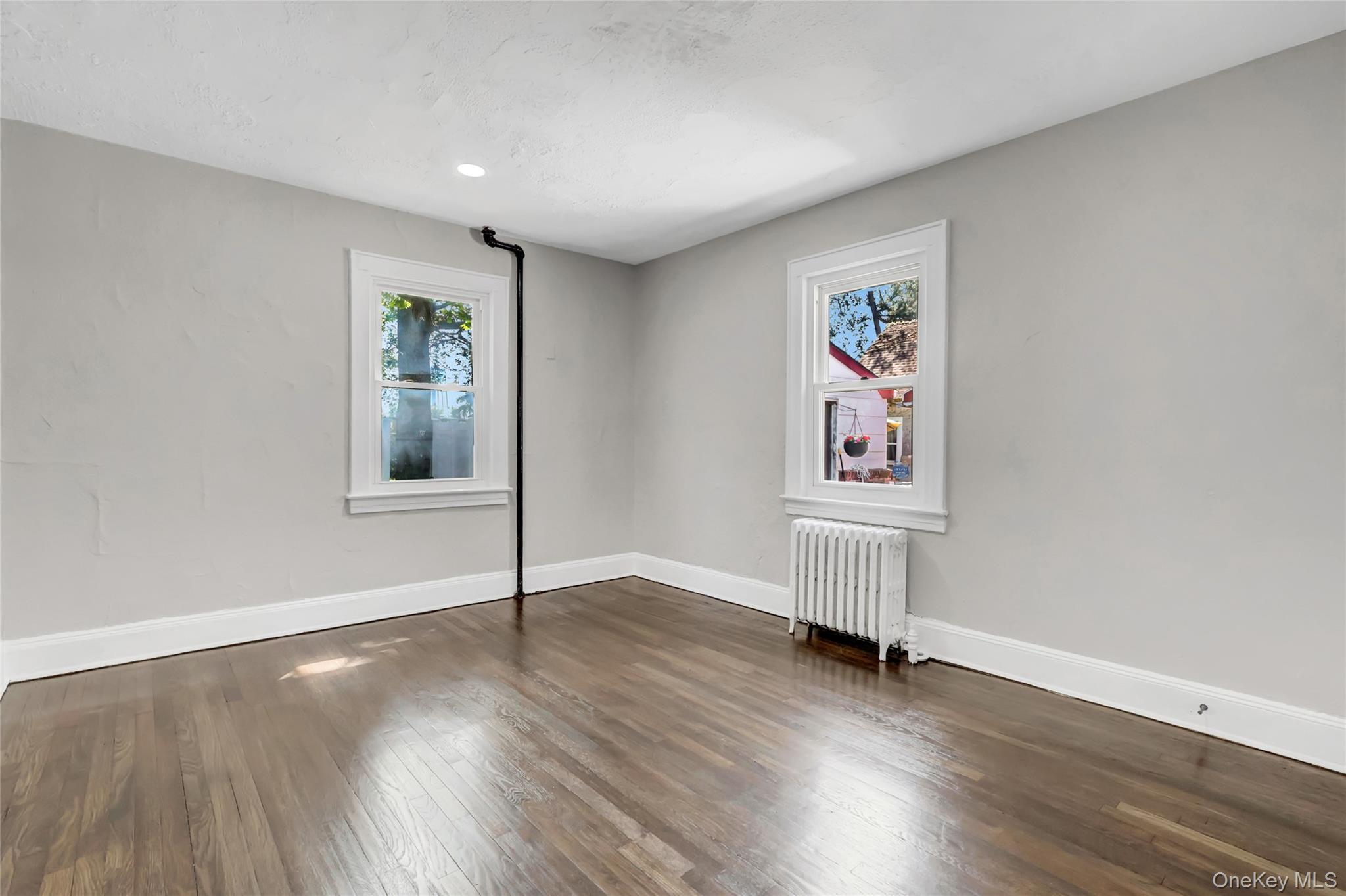 Single Family Wellington  Nassau County, NY 11550, MLS-991006-15