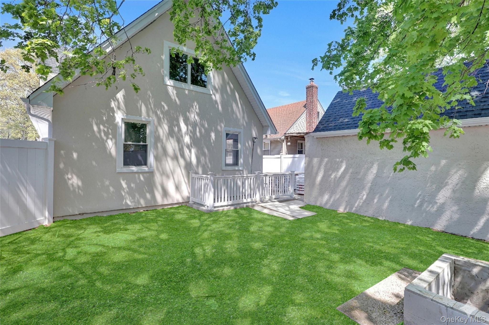 Single Family Wellington  Nassau County, NY 11550, MLS-991006-30