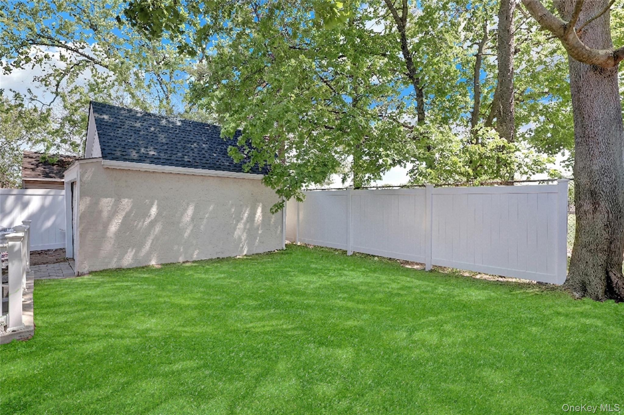 Single Family Wellington  Nassau County, NY 11550, MLS-991006-31