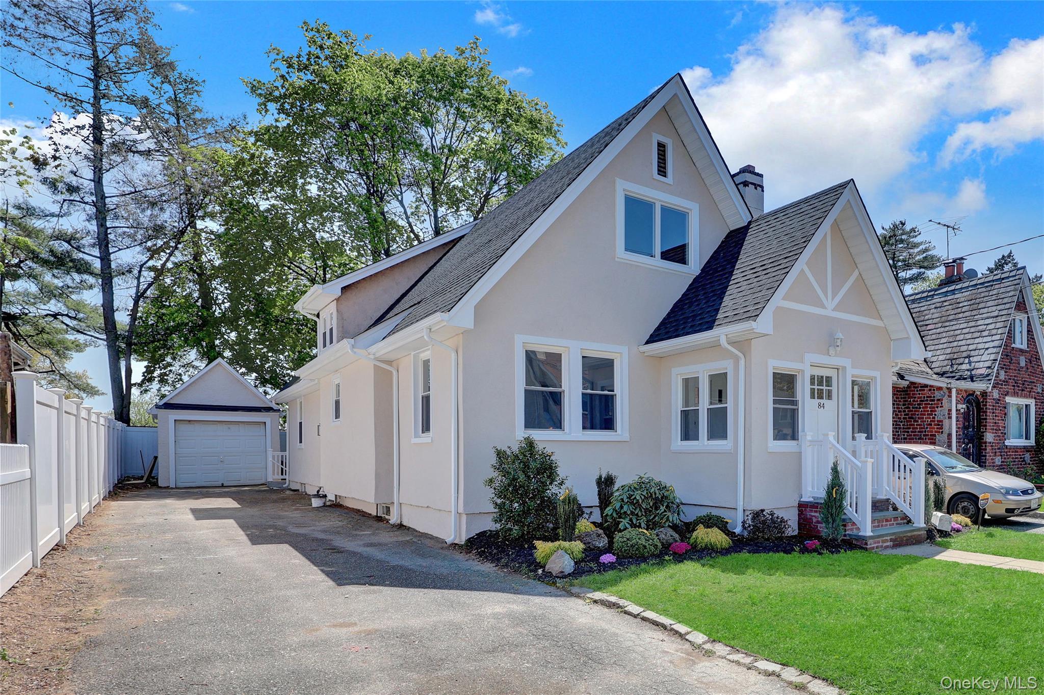 Single Family Wellington  Nassau County, NY 11550, MLS-991006-32