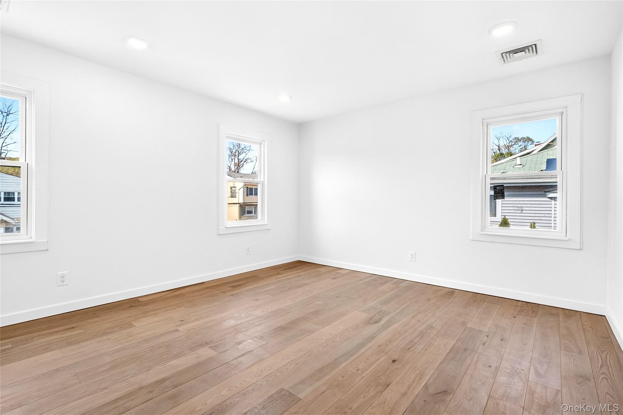 Single Family Woodside  Westchester County, NY 10523, MLS-991025-31