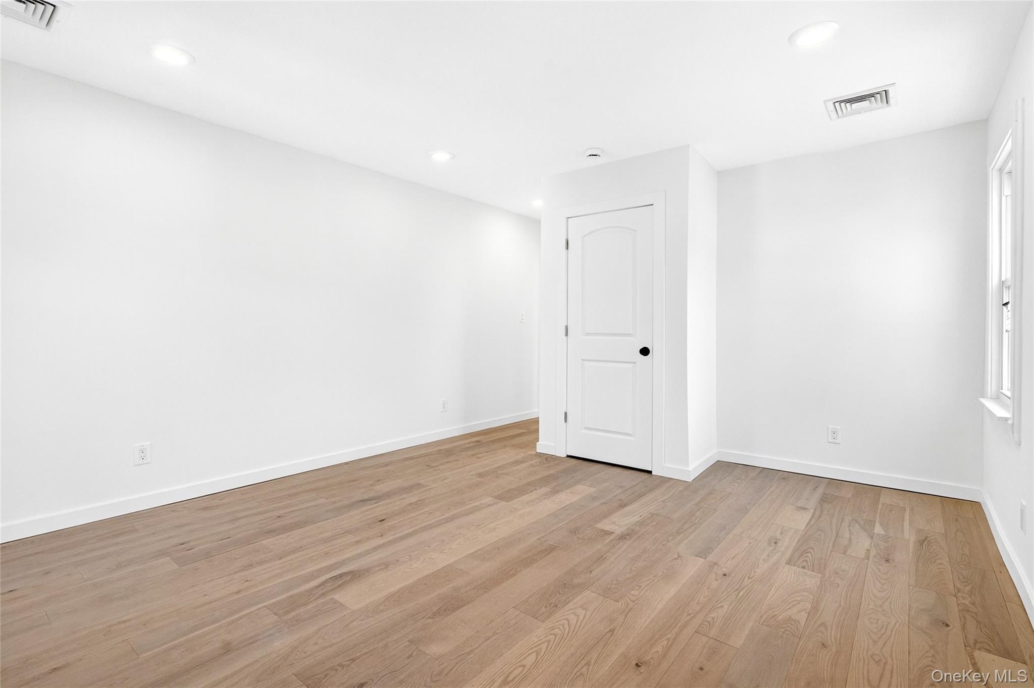 Single Family Woodside  Westchester County, NY 10523, MLS-991025-33