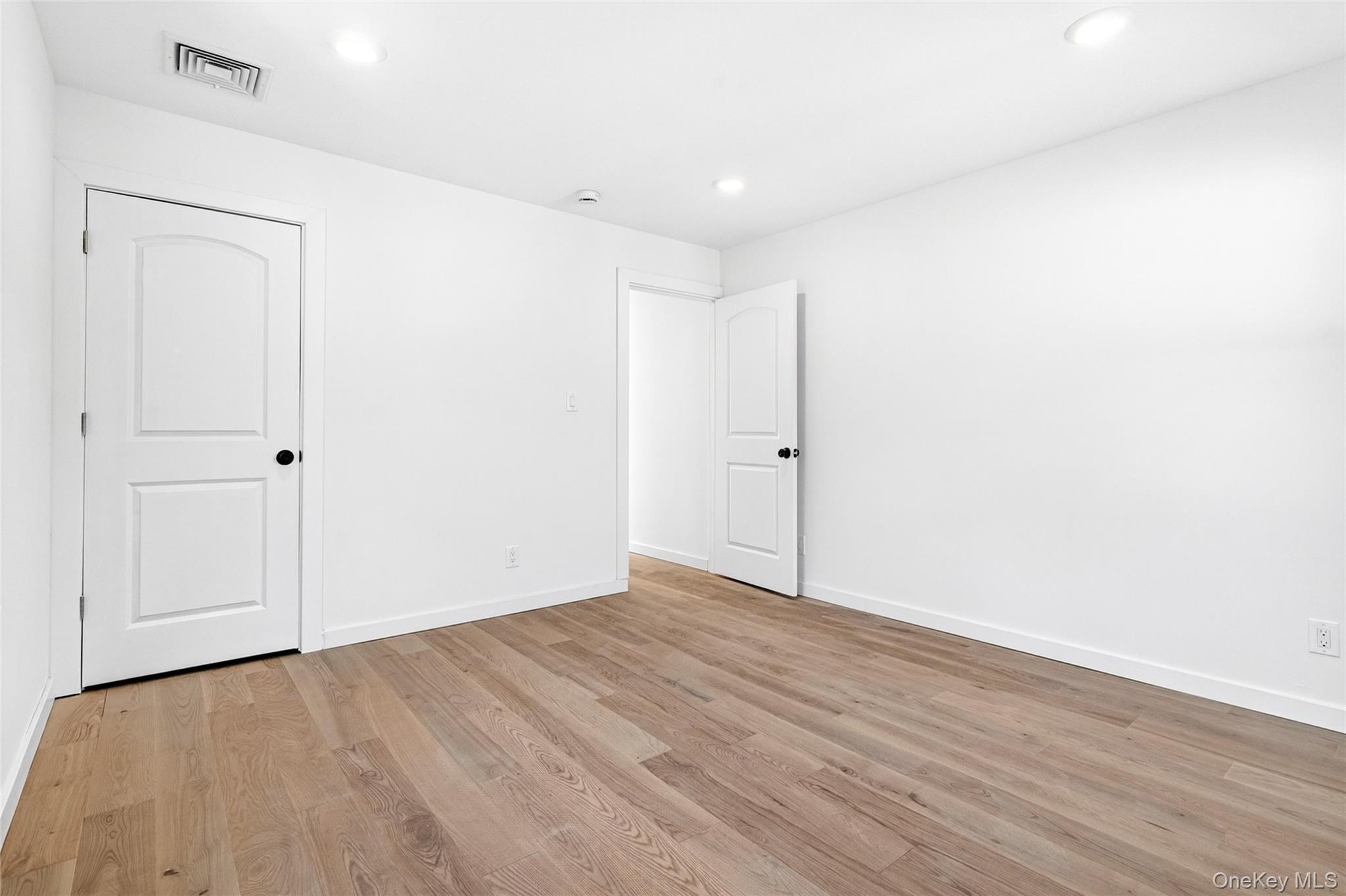 Single Family Woodside  Westchester County, NY 10523, MLS-991025-36