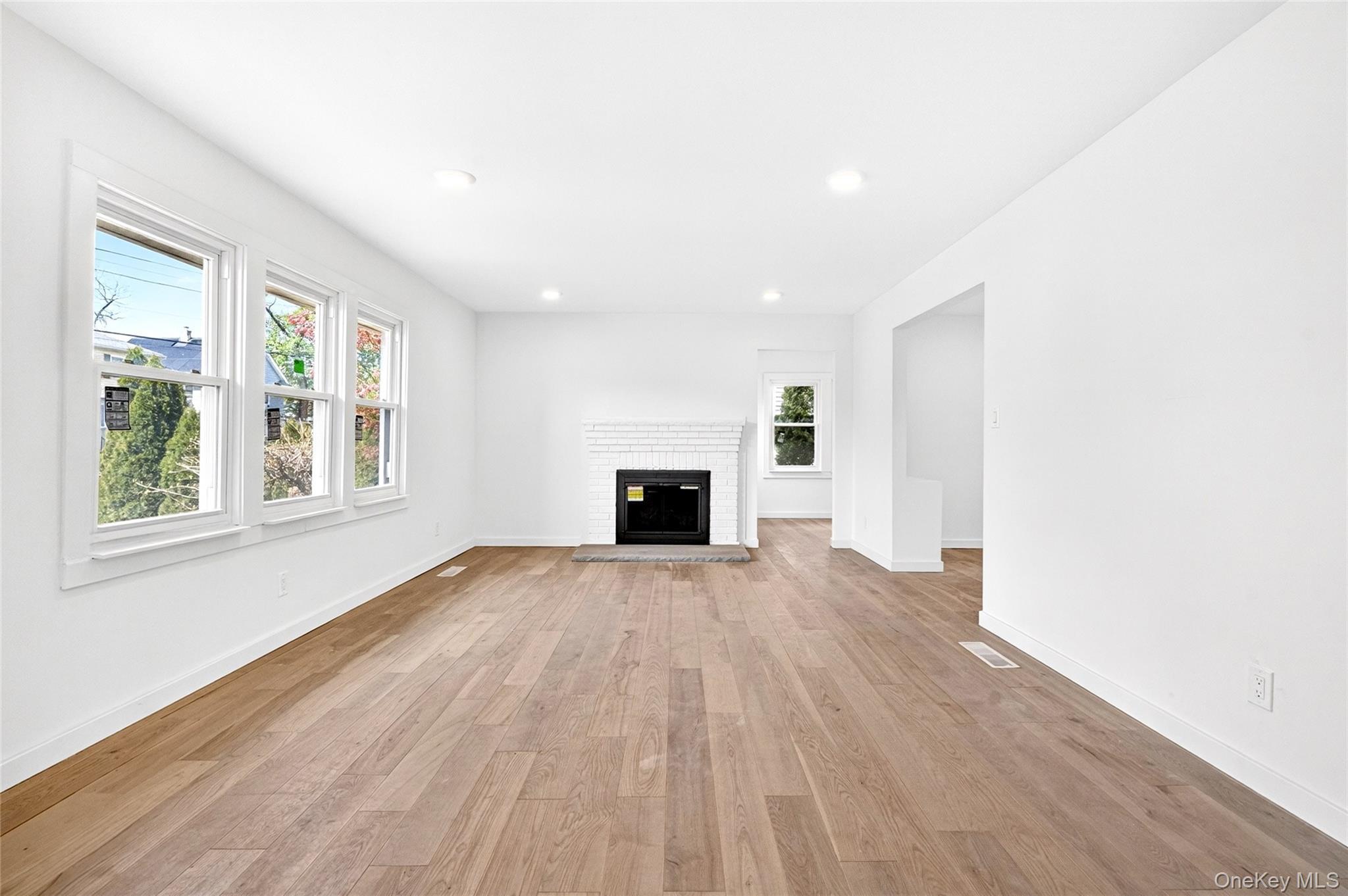 Single Family Woodside  Westchester County, NY 10523, MLS-991025-6