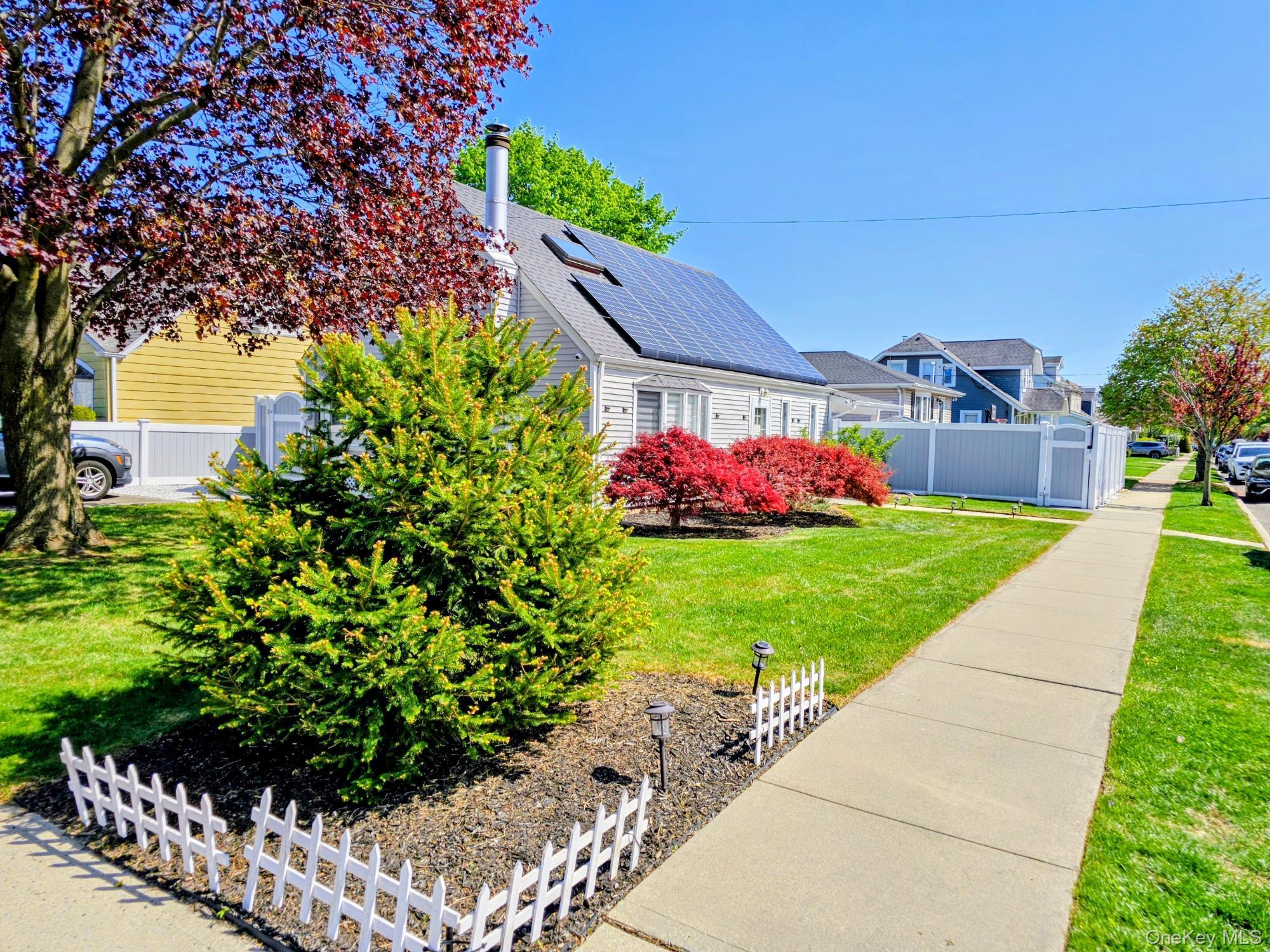Single Family Spruce  Nassau County, NY 11801, MLS-991049-2