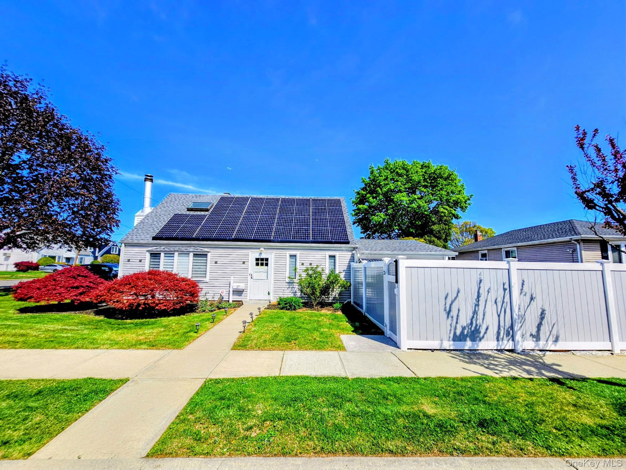 Single Family Spruce  Nassau County, NY 11801, MLS-991049-6
