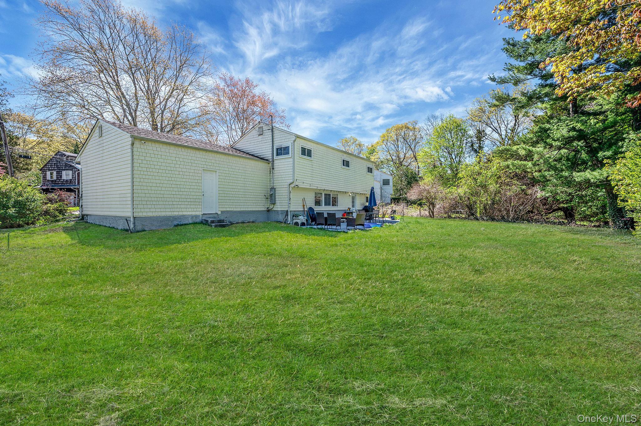 Single Family Gay Lore  Suffolk County, NY 11743, MLS-991071-27