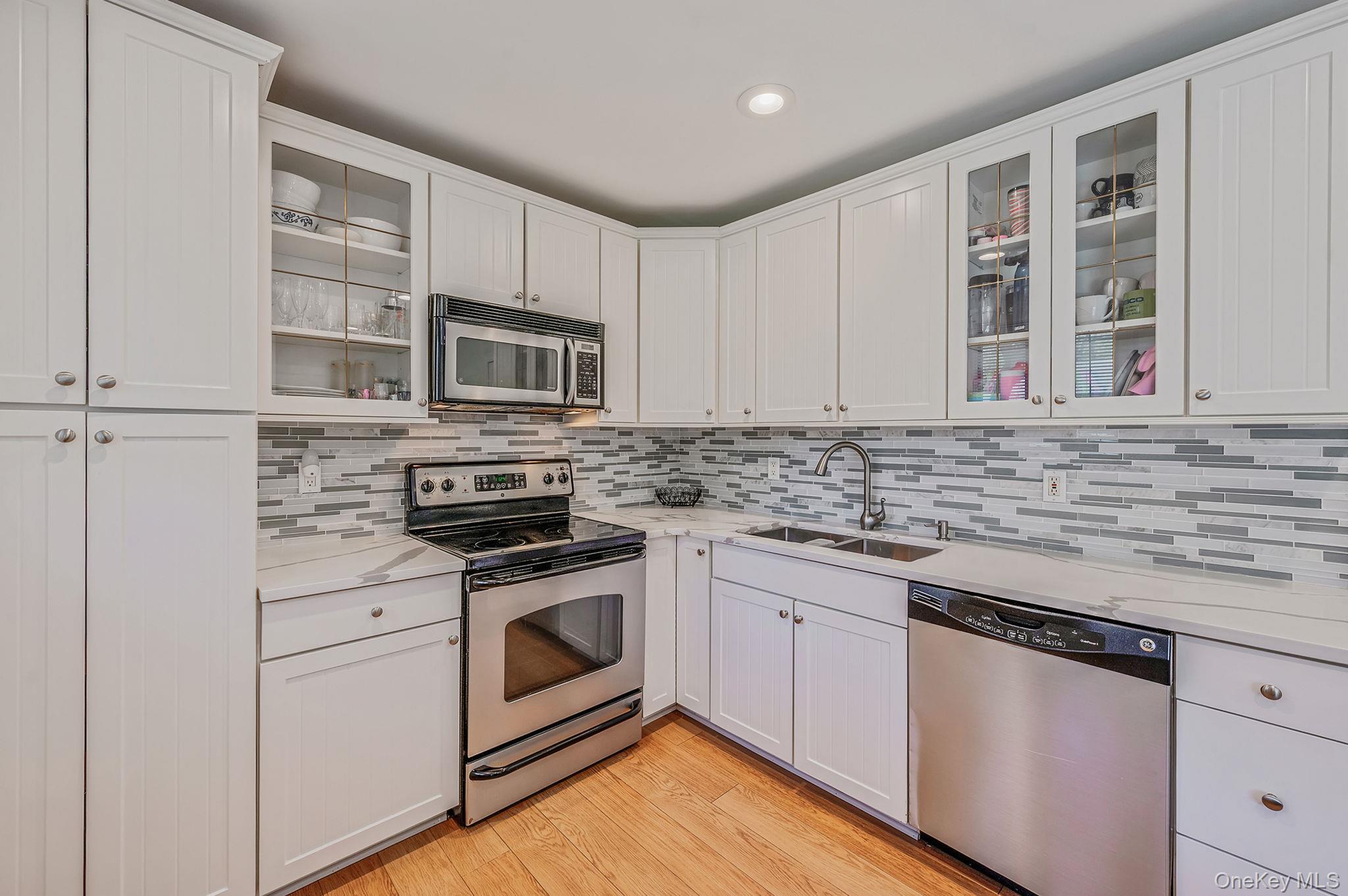 Single Family Gay Lore  Suffolk County, NY 11743, MLS-991071-4