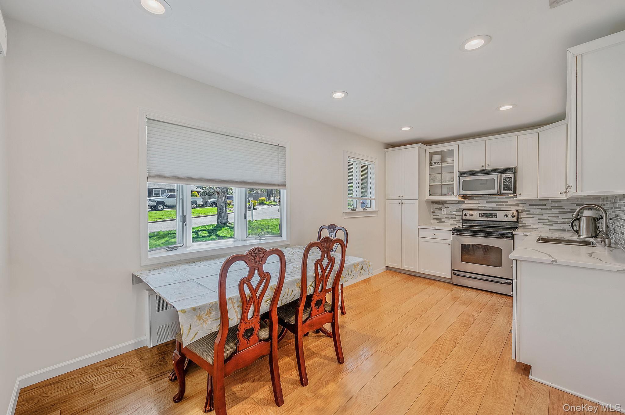 Single Family Gay Lore  Suffolk County, NY 11743, MLS-991071-5