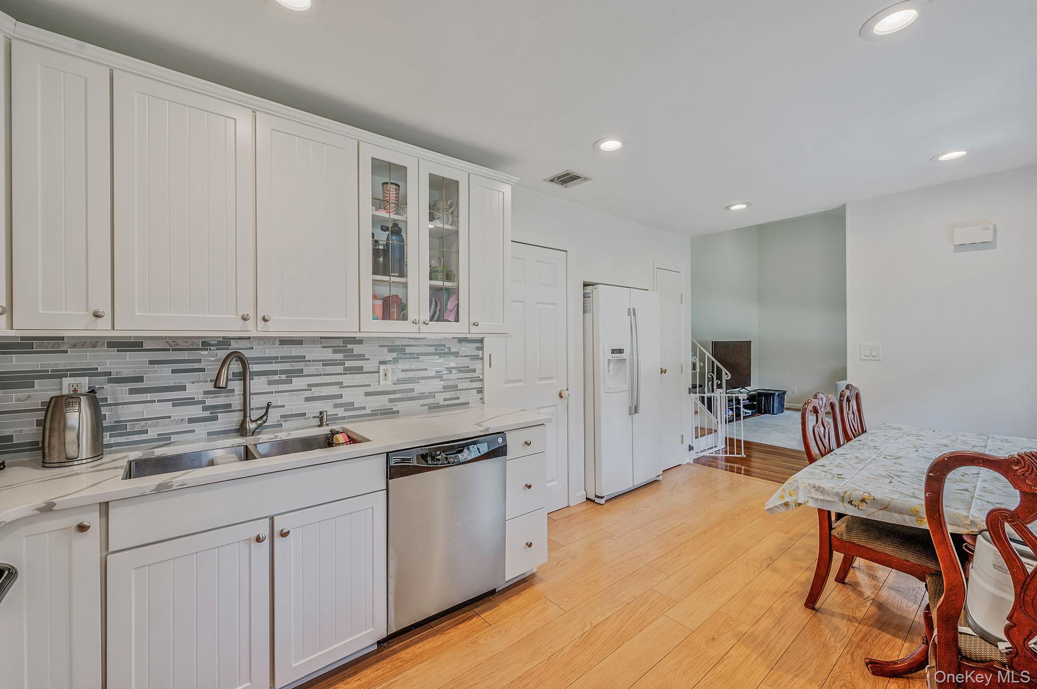 Single Family Gay Lore  Suffolk County, NY 11743, MLS-991071-6