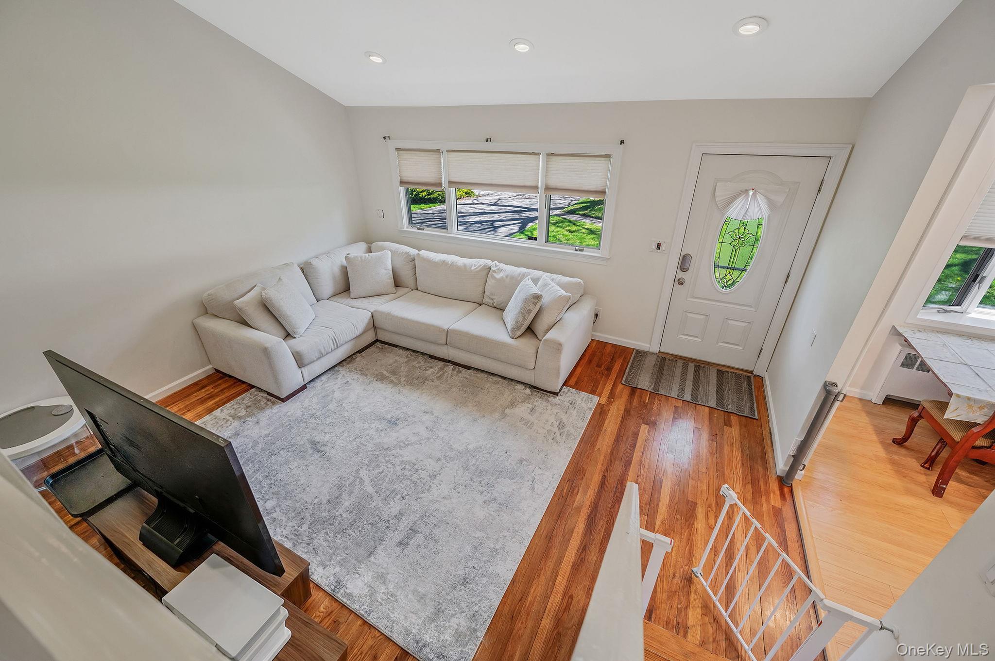 Single Family Gay Lore  Suffolk County, NY 11743, MLS-991071-9