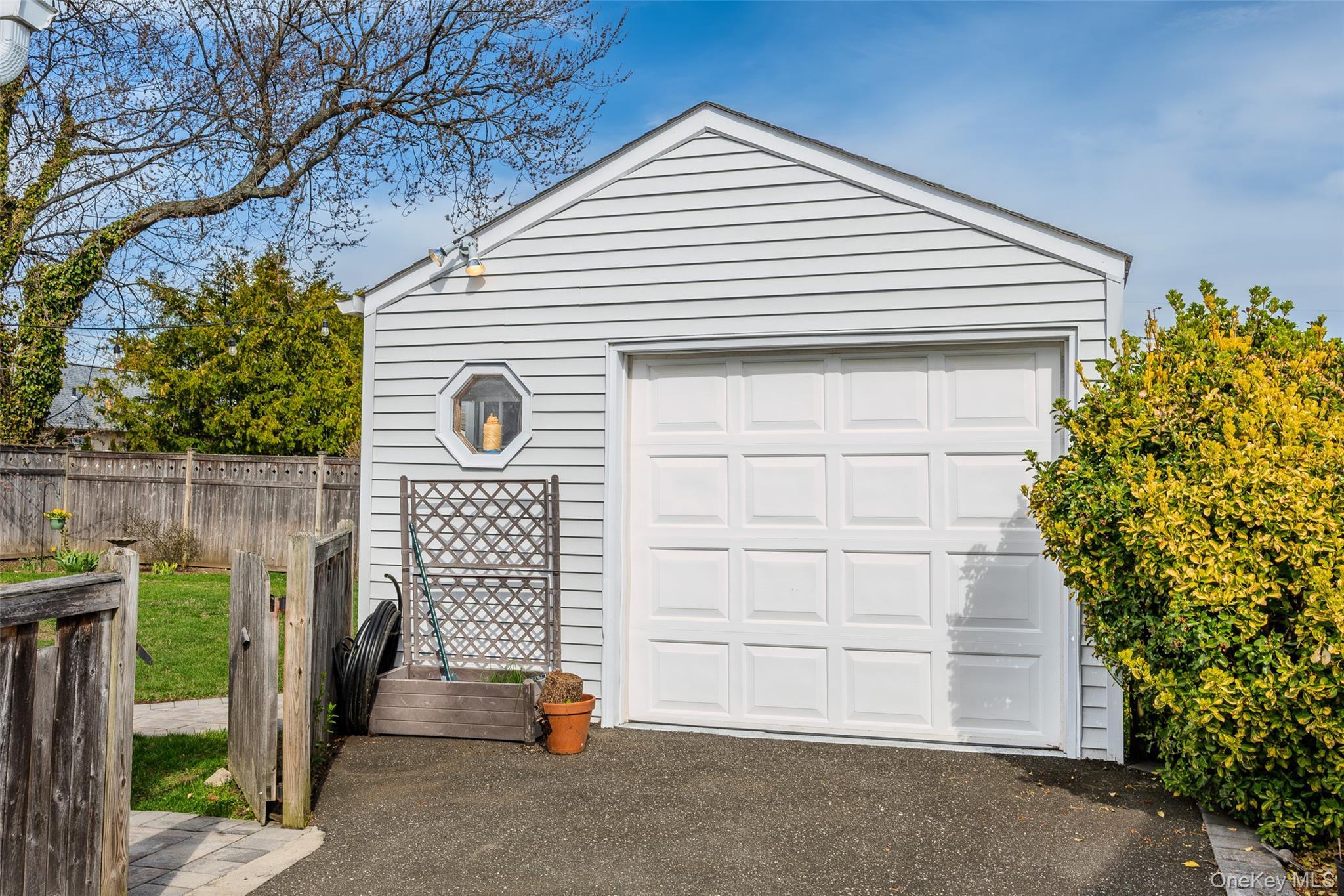 Single Family 8th  Nassau County, NY 11714, MLS-991074-38