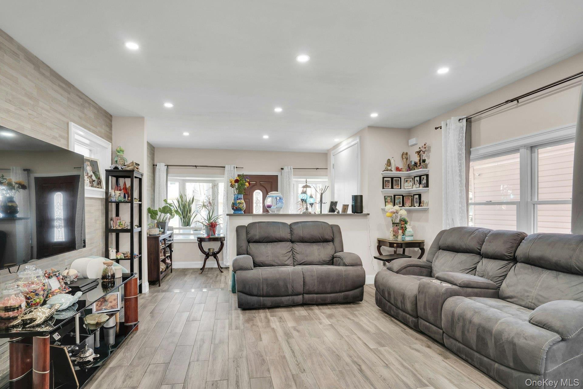 Single Family 95th  Queens, NY 11416, MLS-991091-15
