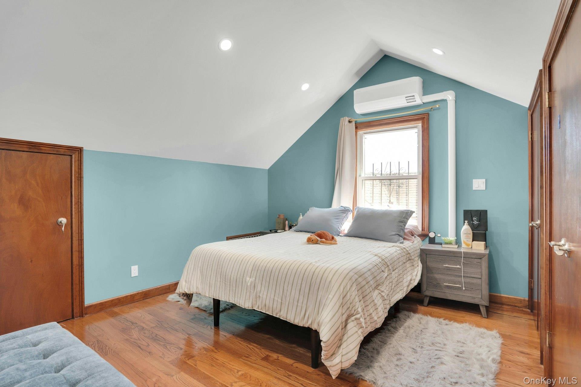Single Family 95th  Queens, NY 11416, MLS-991091-34