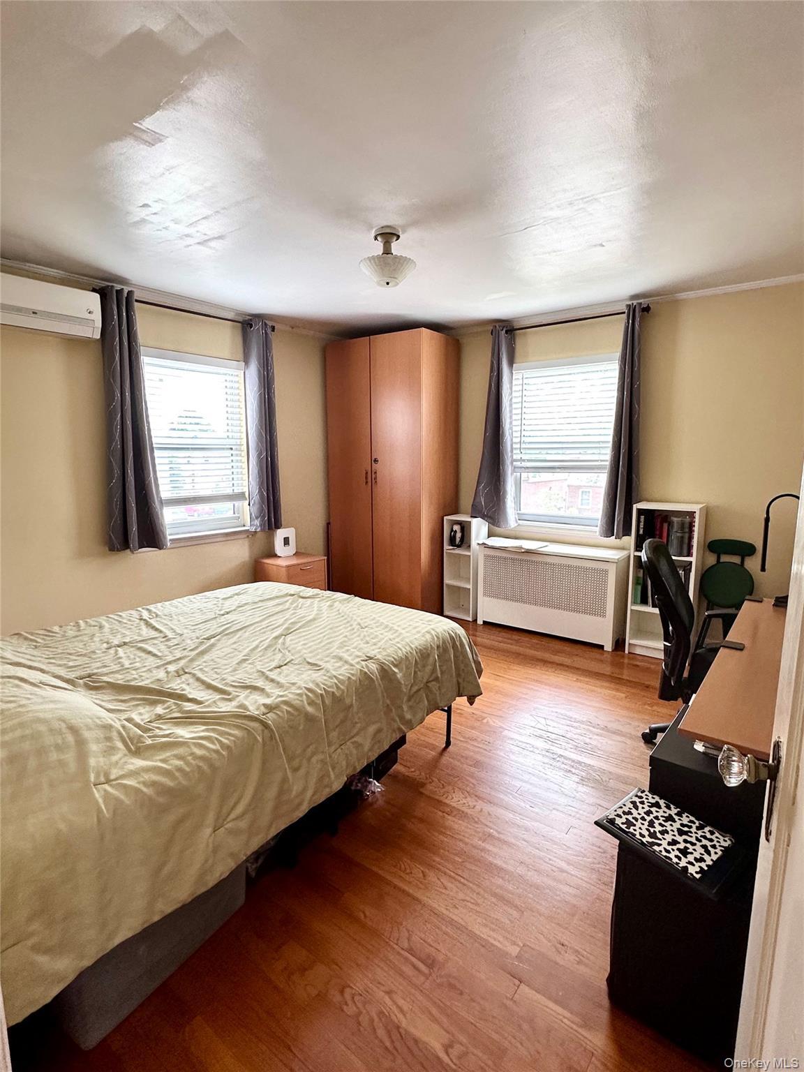 Single Family 188th Street Queens, NY 11366, MLS-991125-12