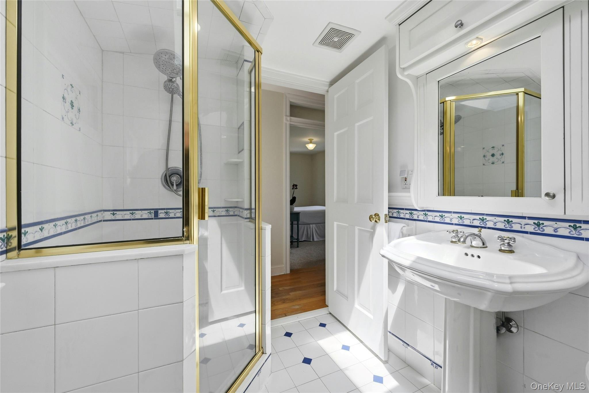 Single Family 6th  Suffolk County, NY 11746, MLS-991135-26