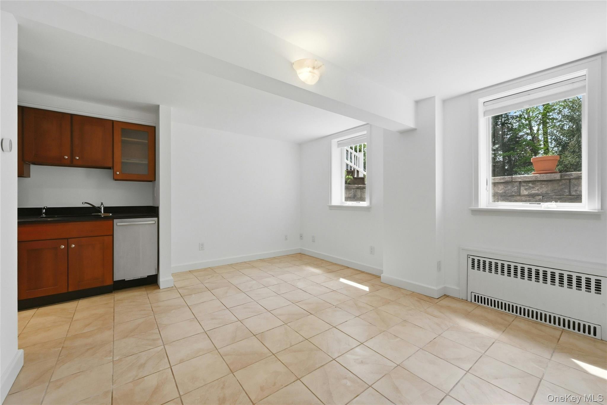 Single Family 6th  Suffolk County, NY 11746, MLS-991135-32