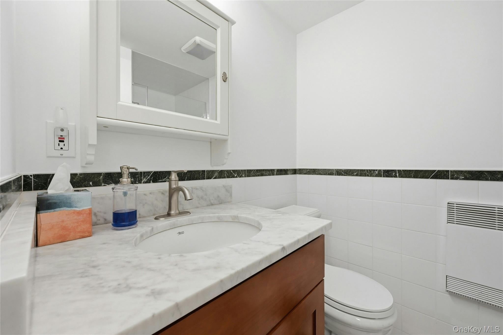 Single Family 6th  Suffolk County, NY 11746, MLS-991135-34