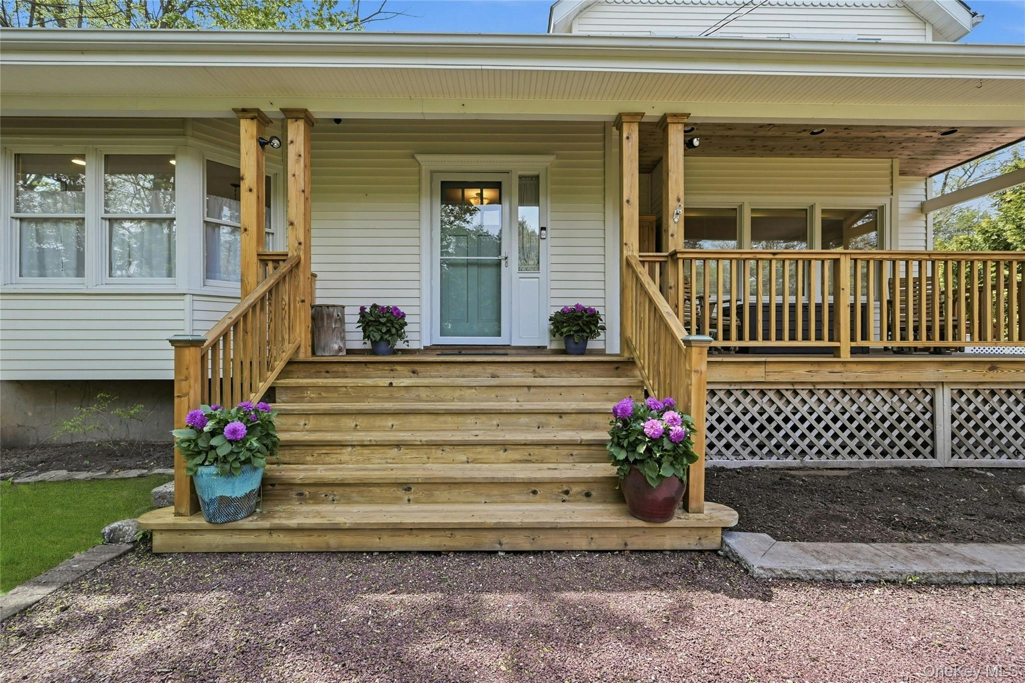 Single Family 6th  Suffolk County, NY 11746, MLS-991135-6