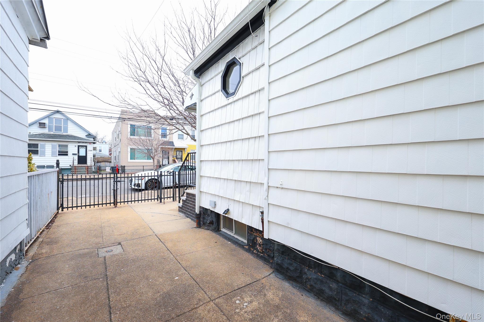 Single Family 95th  Brooklyn, NY 11236, MLS-991147-28