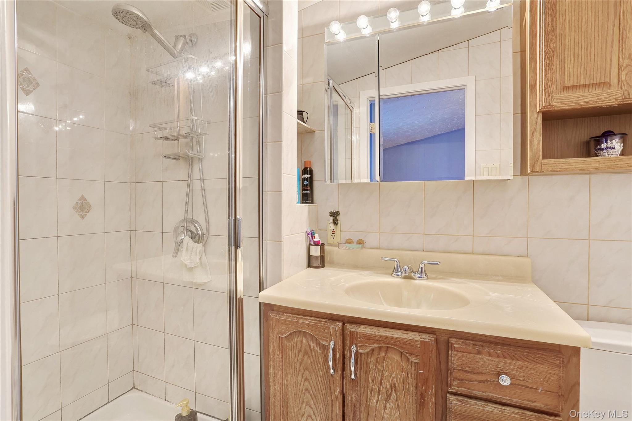 Single Family Vincent  Bronx, NY 10465, MLS-991157-17