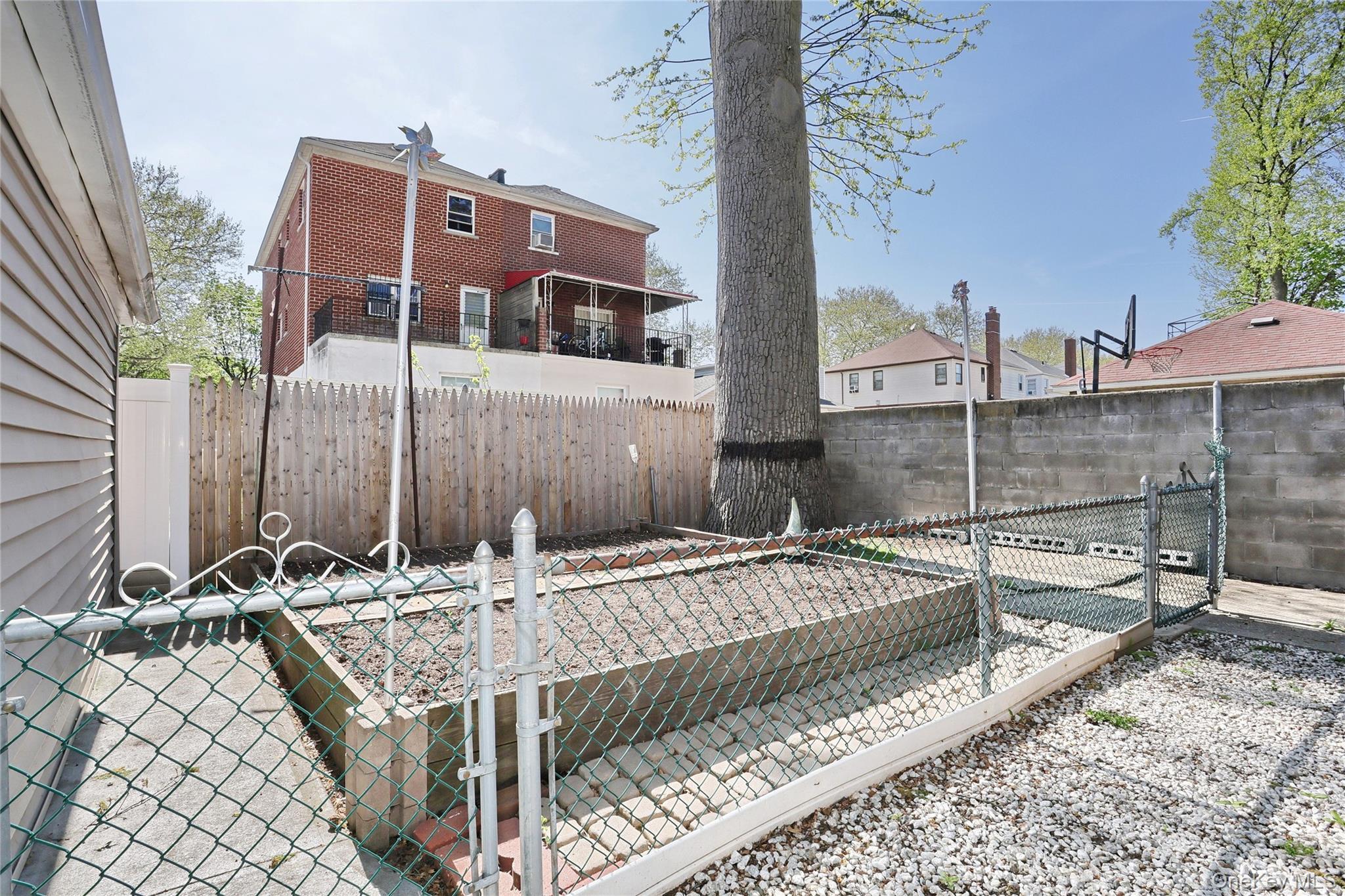 Single Family Vincent  Bronx, NY 10465, MLS-991157-29