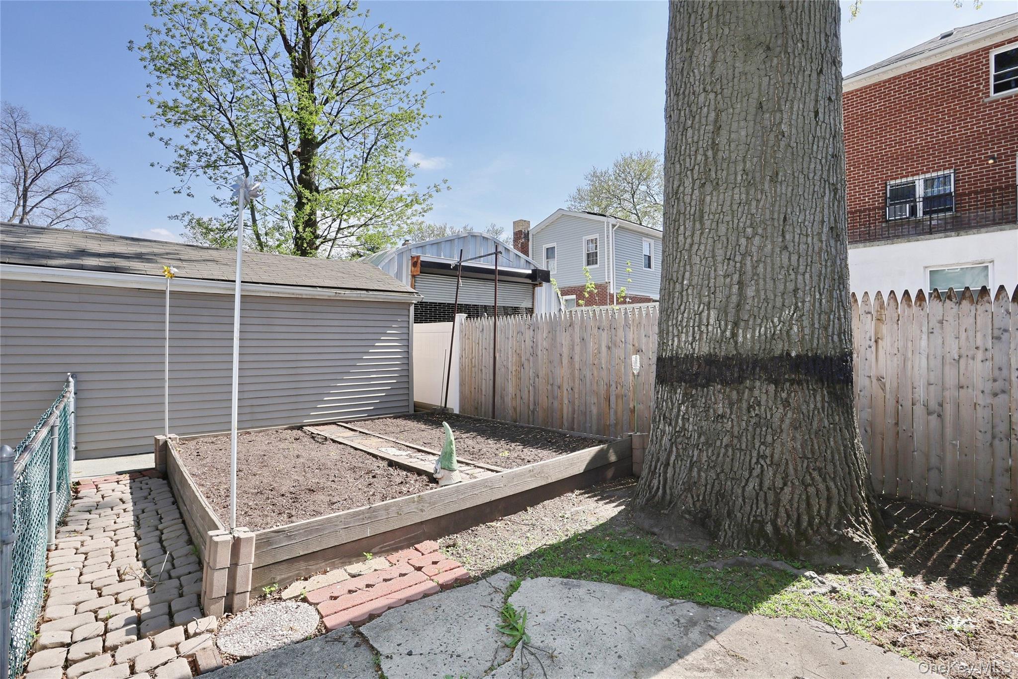 Single Family Vincent  Bronx, NY 10465, MLS-991157-30