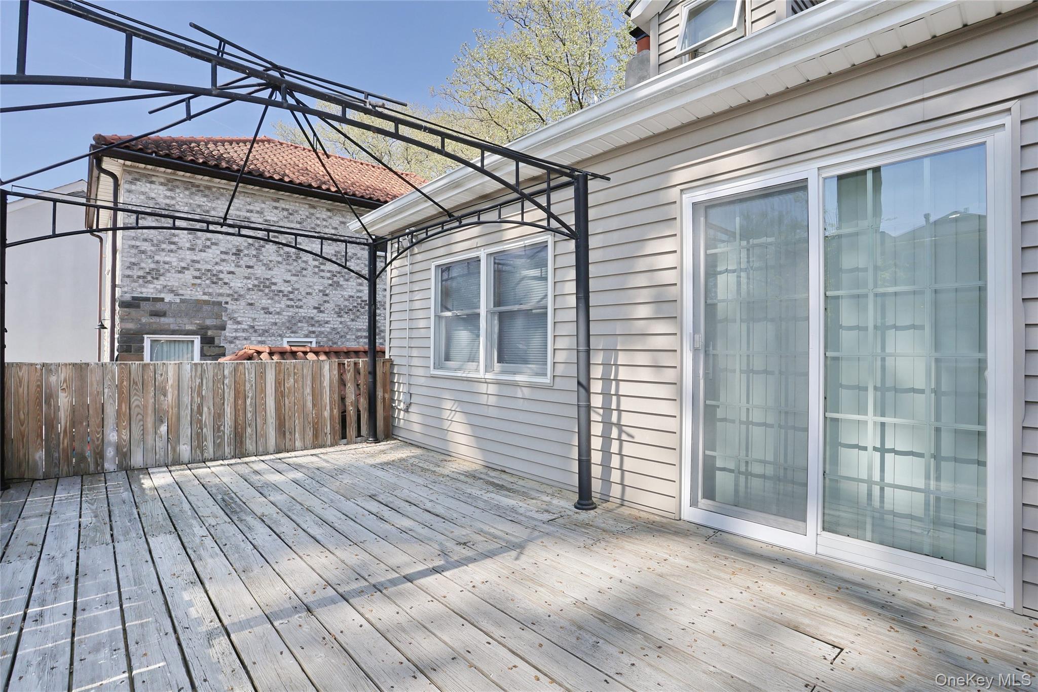 Single Family Vincent  Bronx, NY 10465, MLS-991157-33