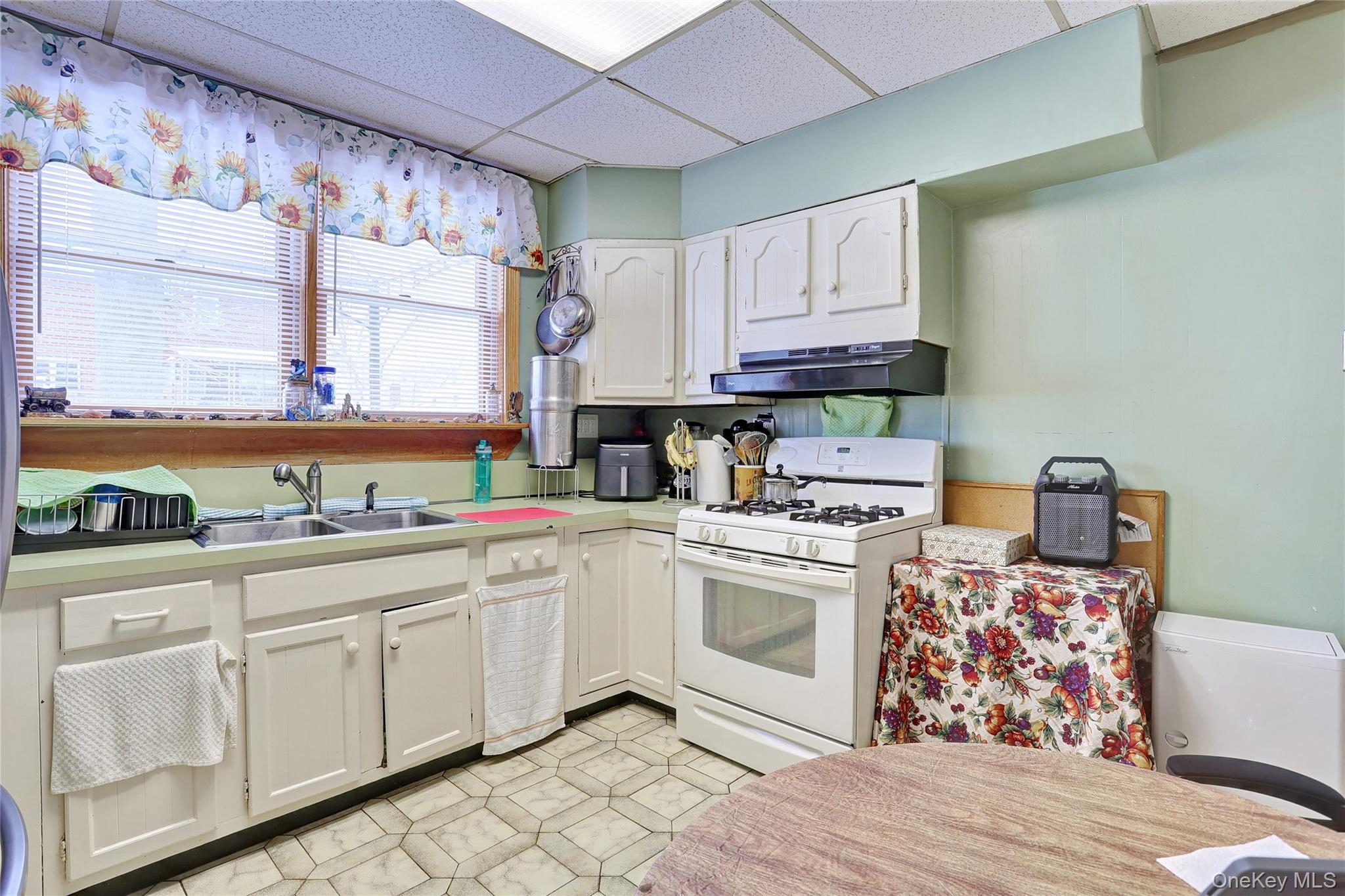 Single Family Vincent  Bronx, NY 10465, MLS-991157-6