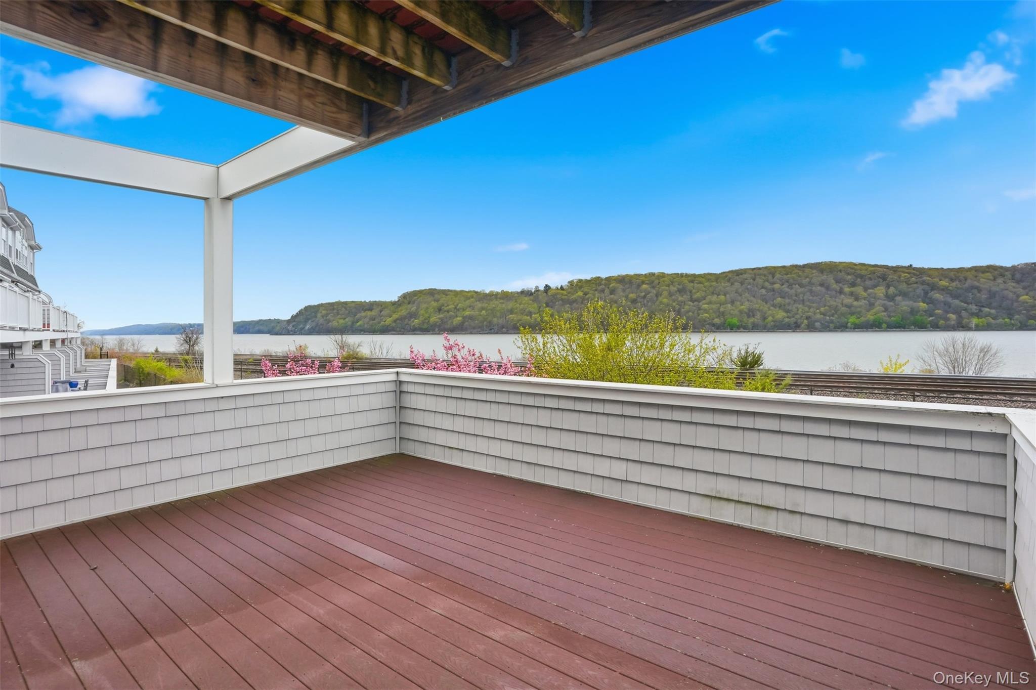 Single Family Hudson Pointe Drive Dutchess County, NY 12601, MLS-991162-32