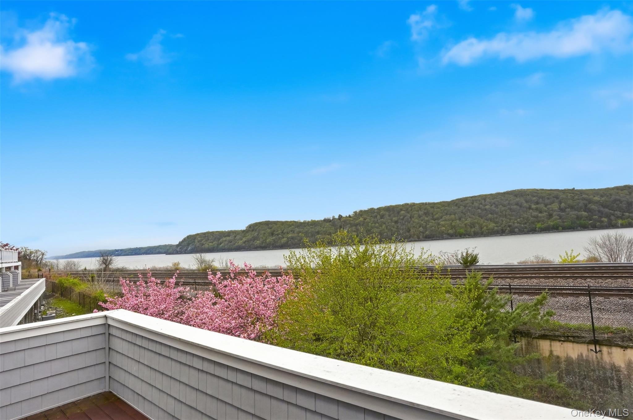 Single Family Hudson Pointe Drive Dutchess County, NY 12601, MLS-991162-40