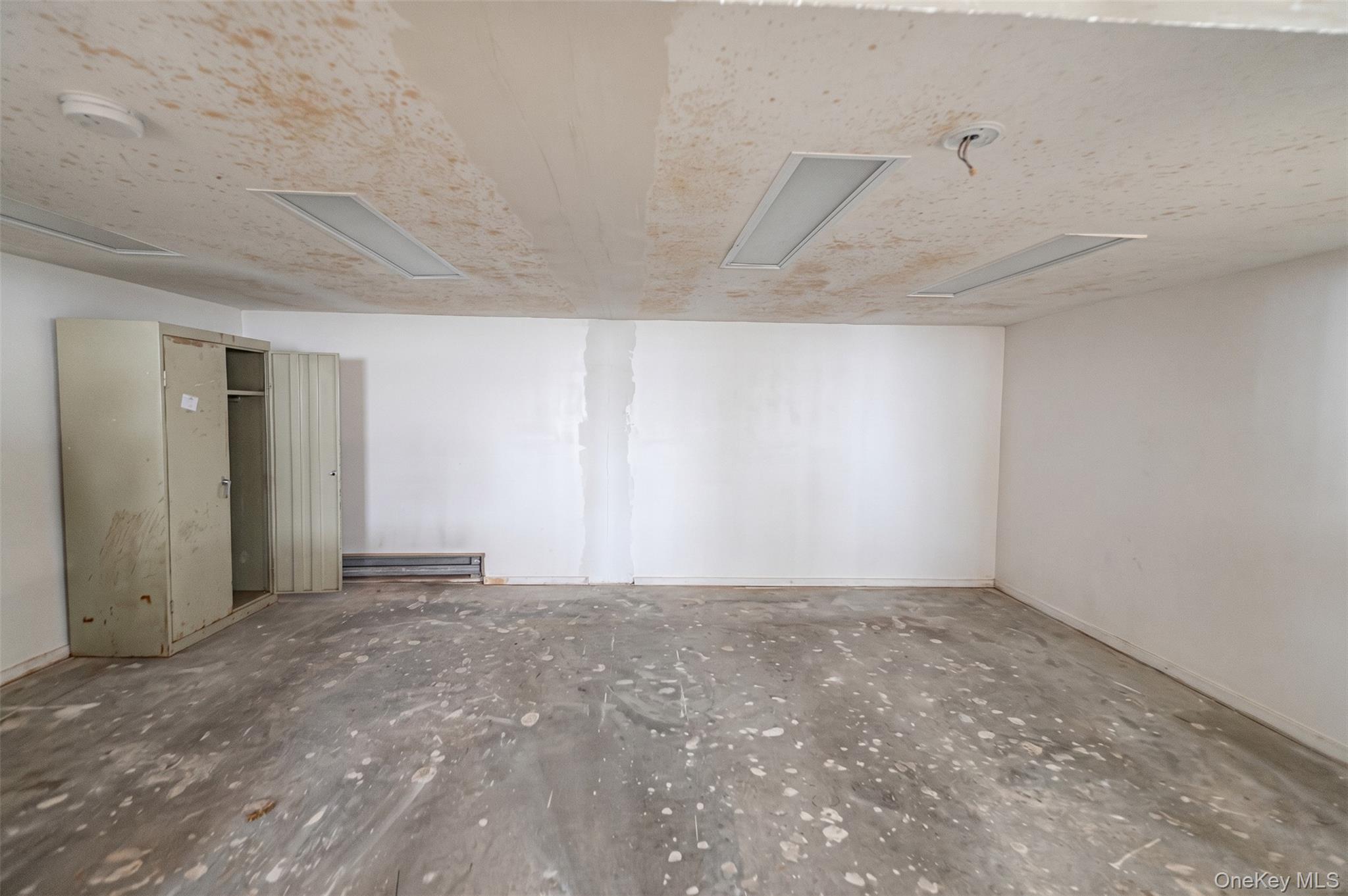 Single Family Sunrise Highway Suffolk County, NY 11730, MLS-991167-21