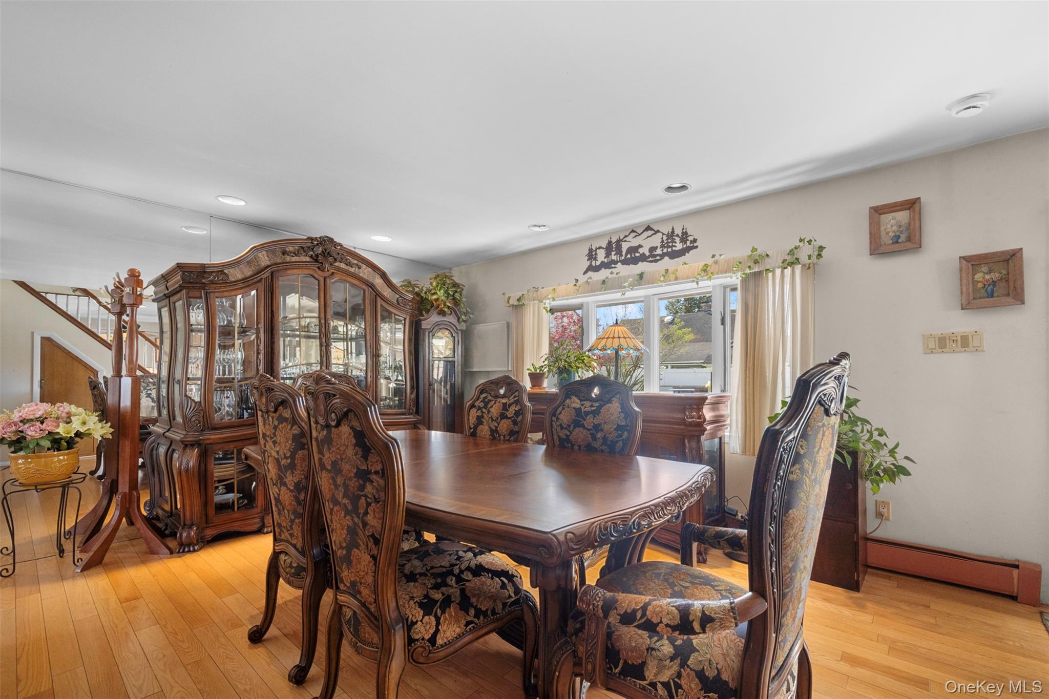 Single Family Bent  Nassau County, NY 11756, MLS-991214-11