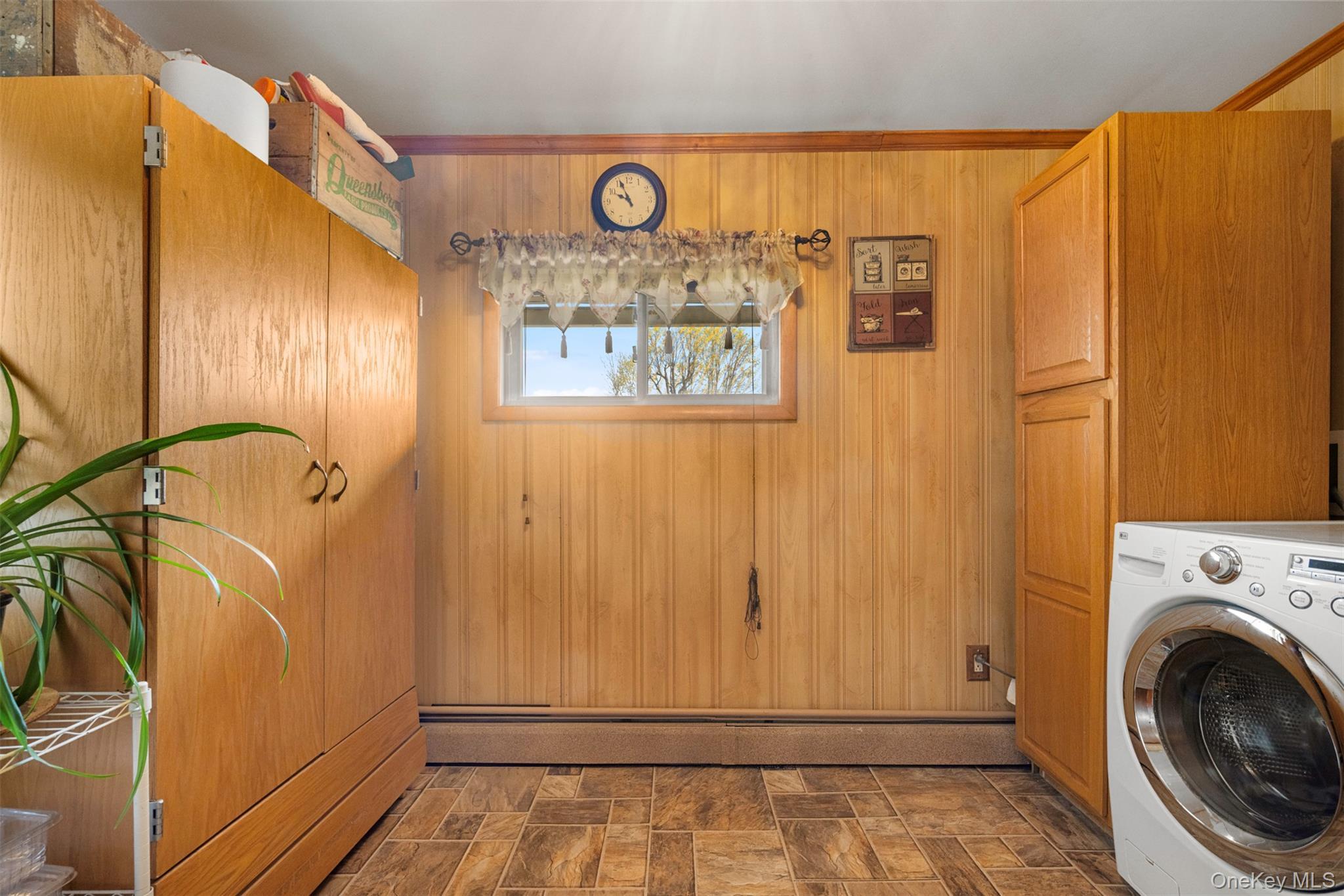 Single Family Bent  Nassau County, NY 11756, MLS-991214-23