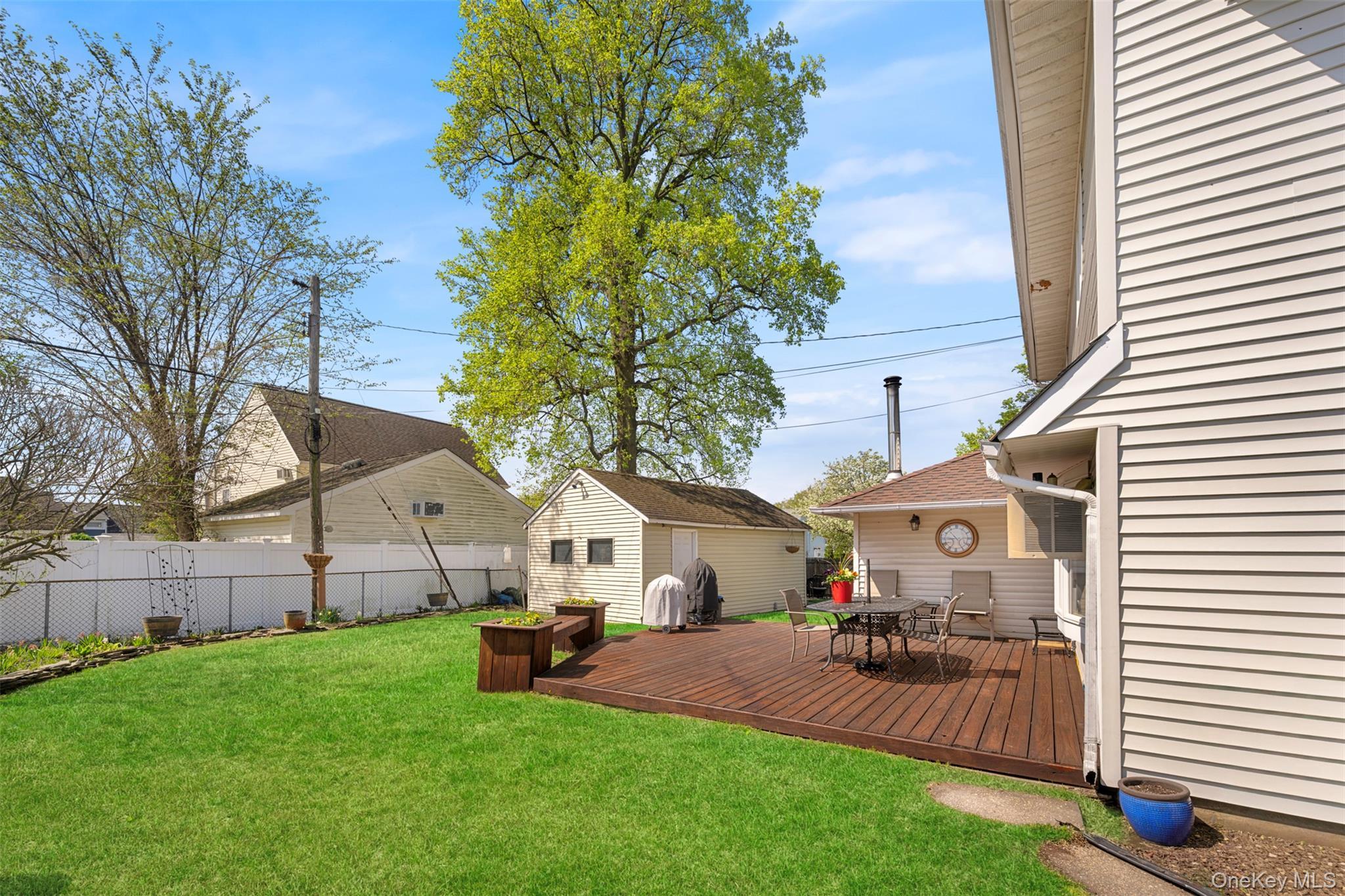 Single Family Bent  Nassau County, NY 11756, MLS-991214-39