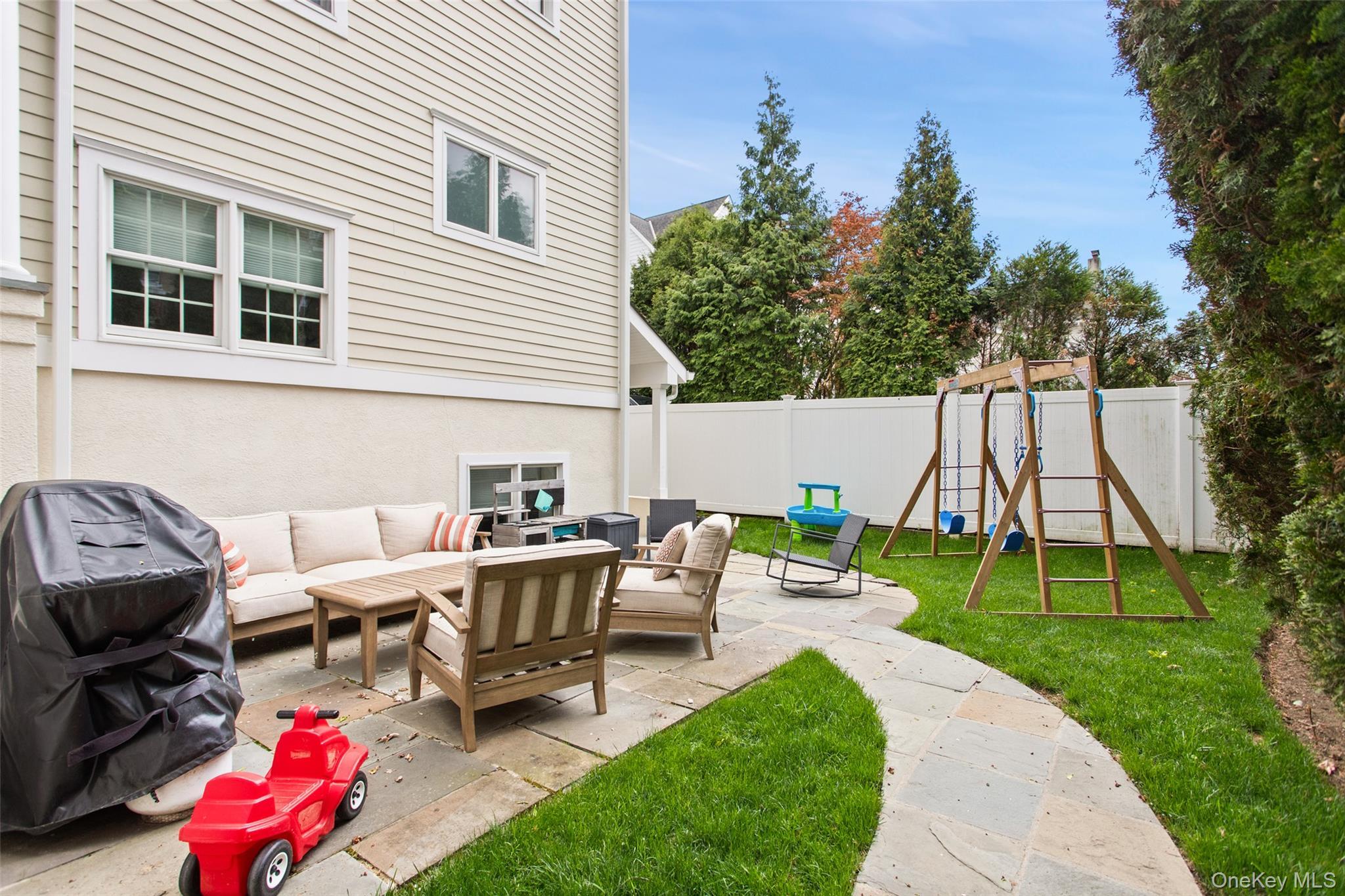 Single Family Wallace Street  Westchester County, NY 10707, MLS-991221-2