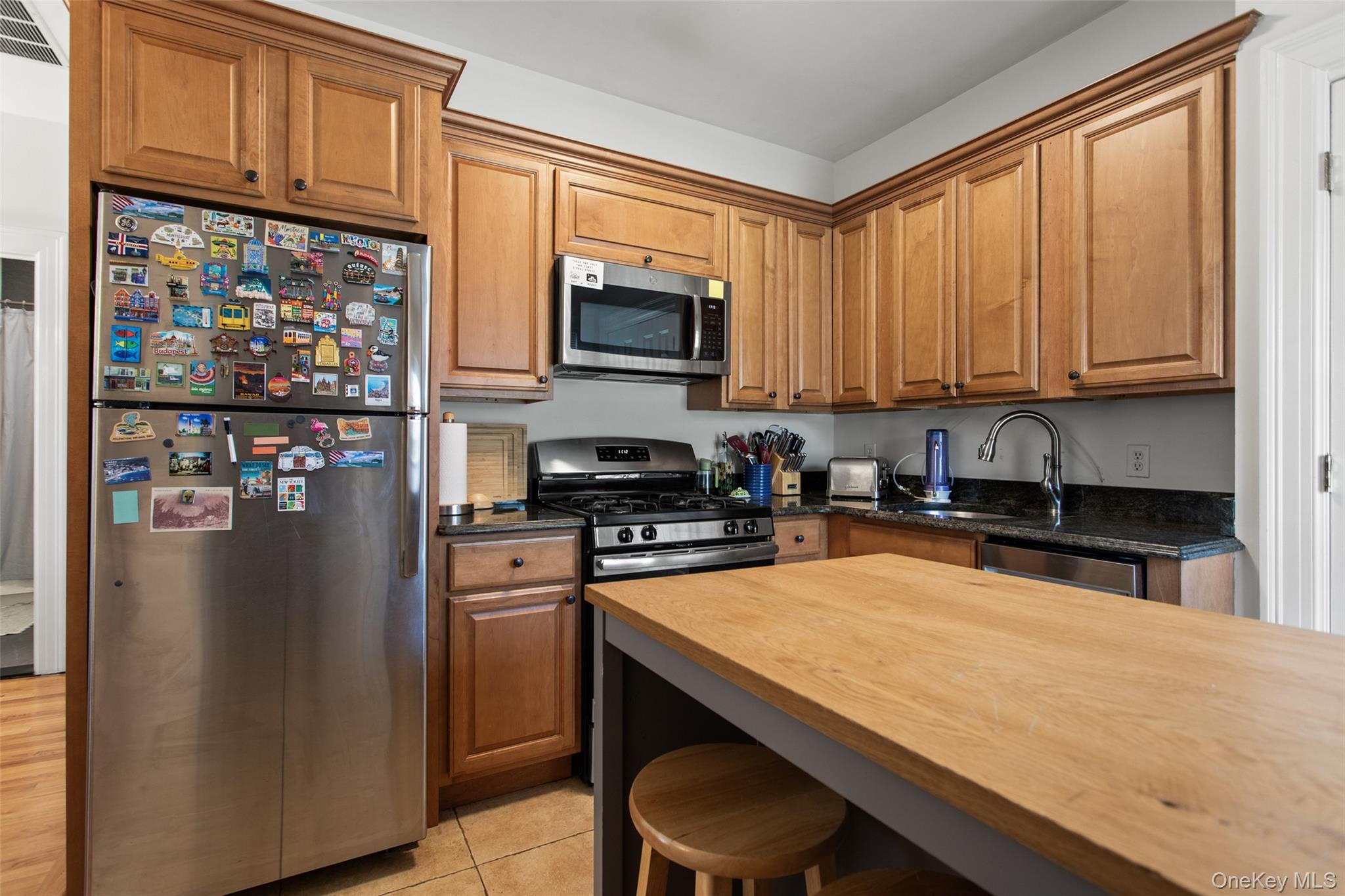 Single Family Wallace Street  Westchester County, NY 10707, MLS-991221-27