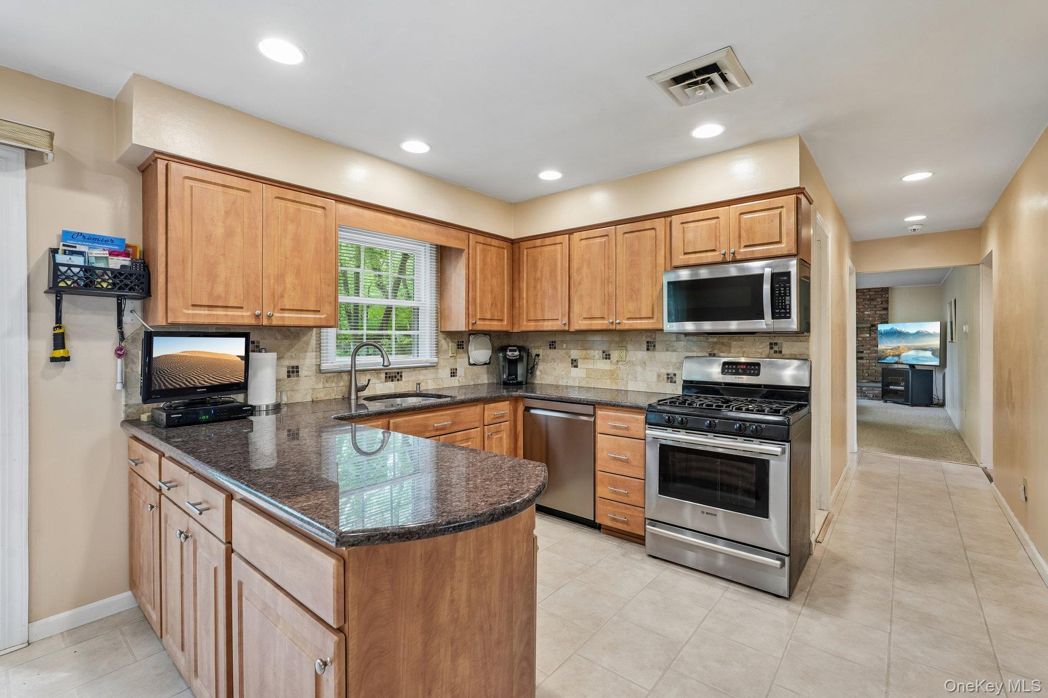 Single Family Maplewood  Rockland County, NY 10956, MLS-991233-13