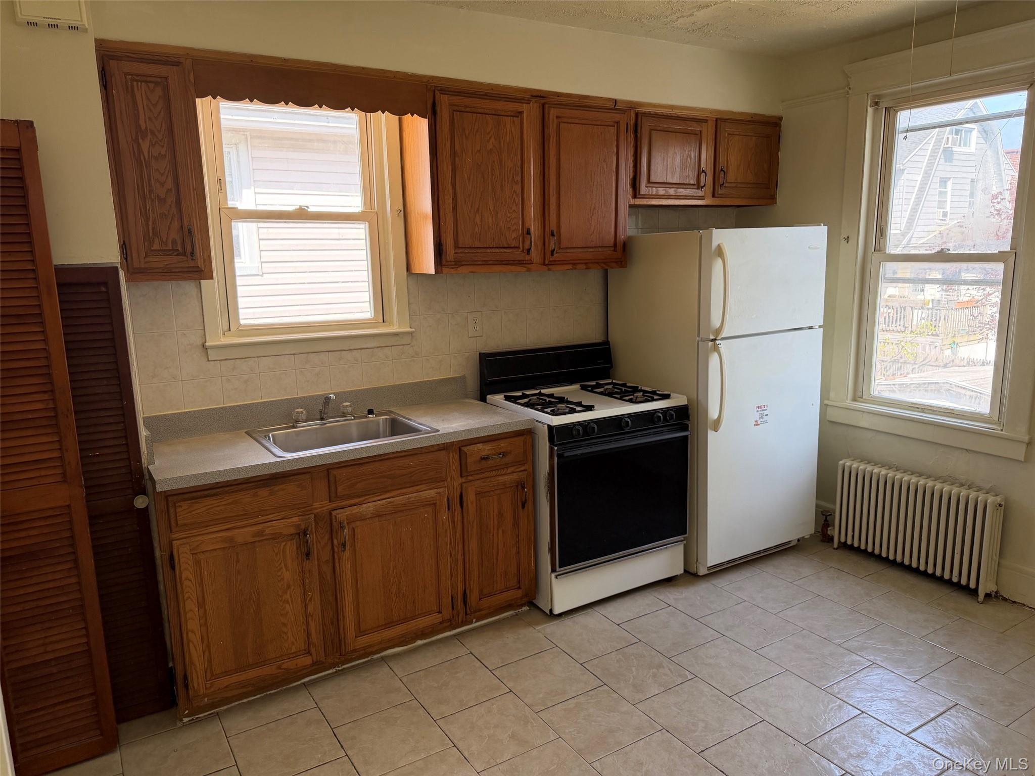 Single Family Middletown  Bronx, NY 10461, MLS-991237-12