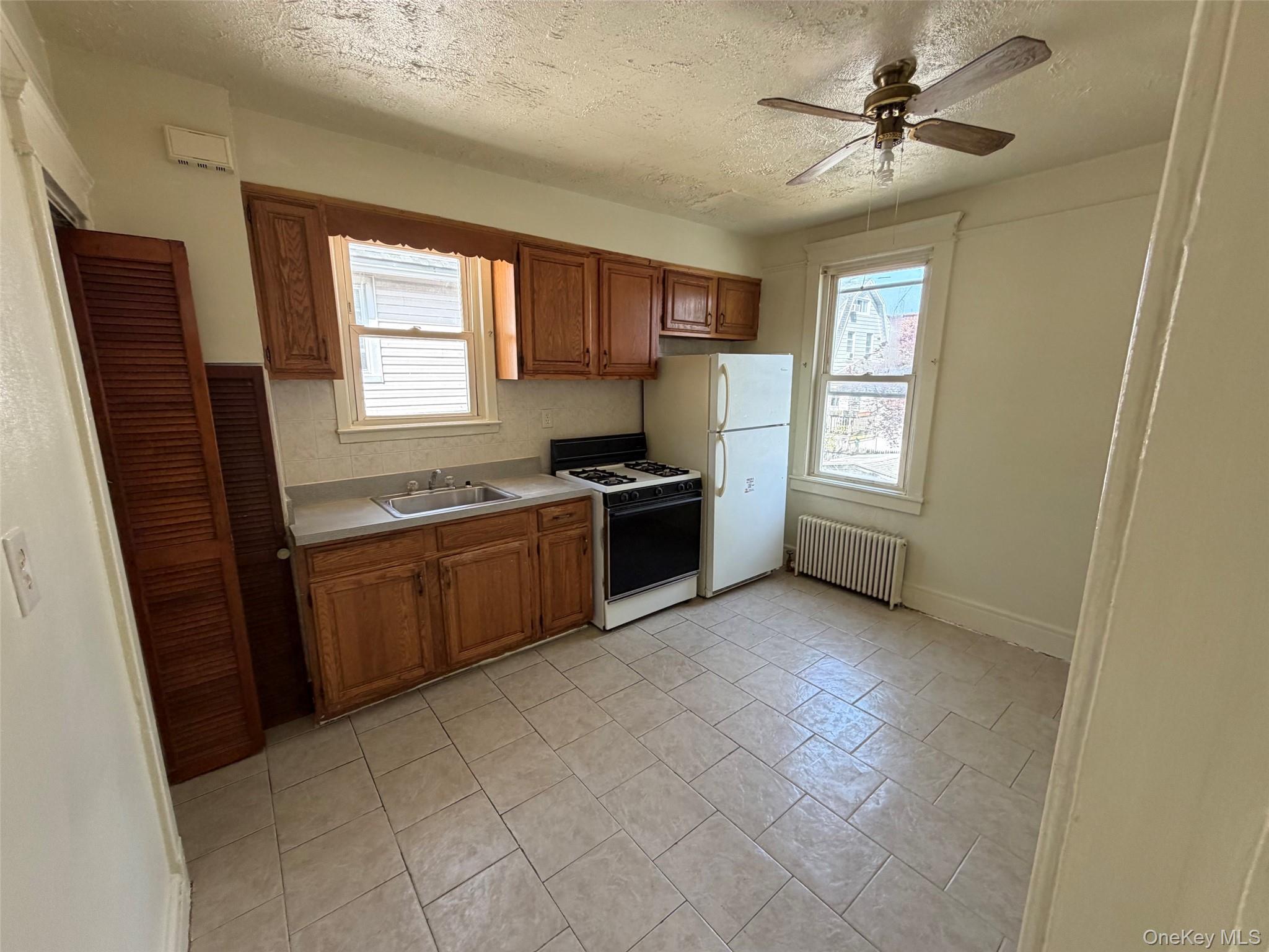 Single Family Middletown  Bronx, NY 10461, MLS-991237-13
