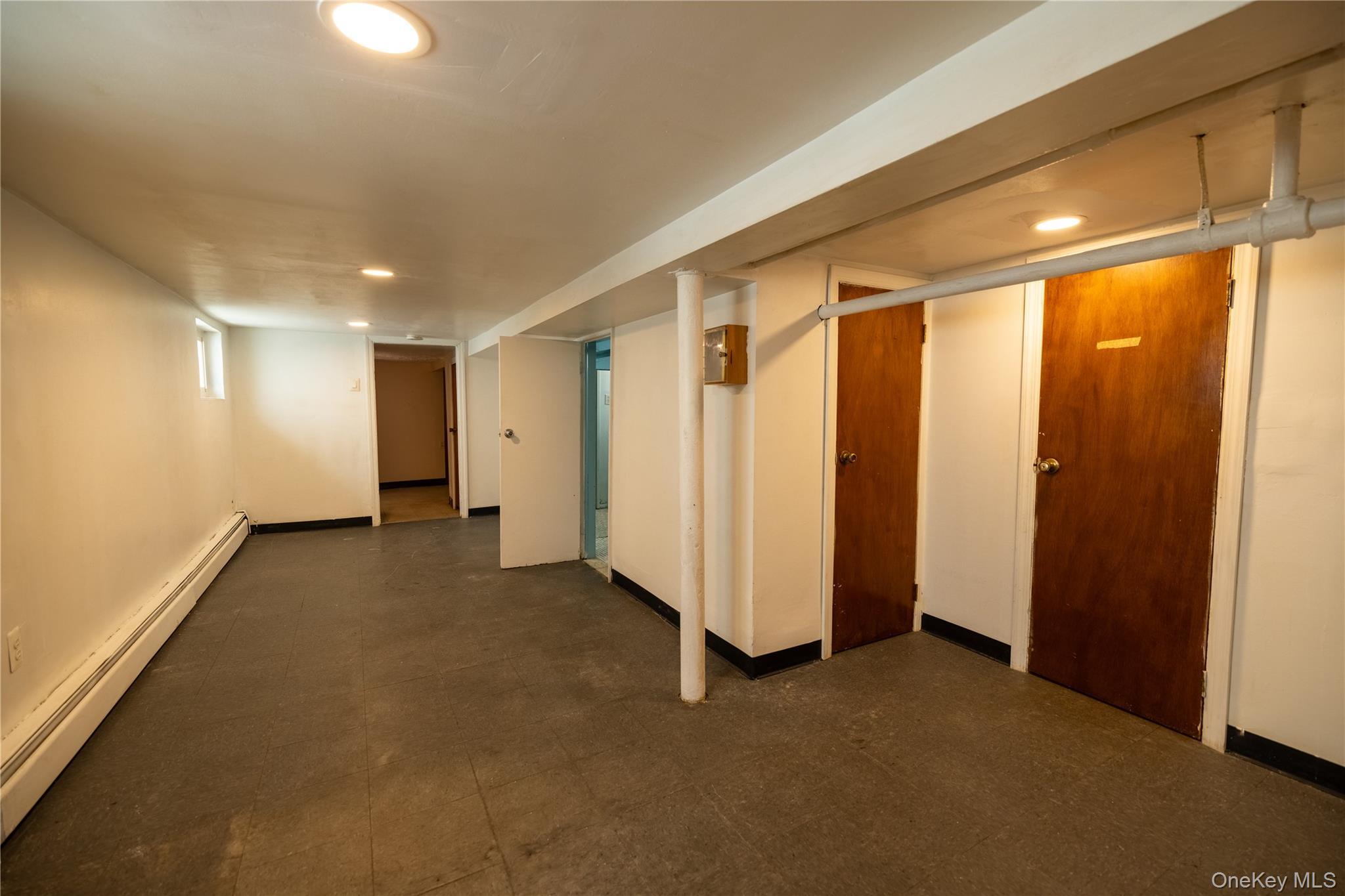 Single Family Middletown  Bronx, NY 10461, MLS-991237-22