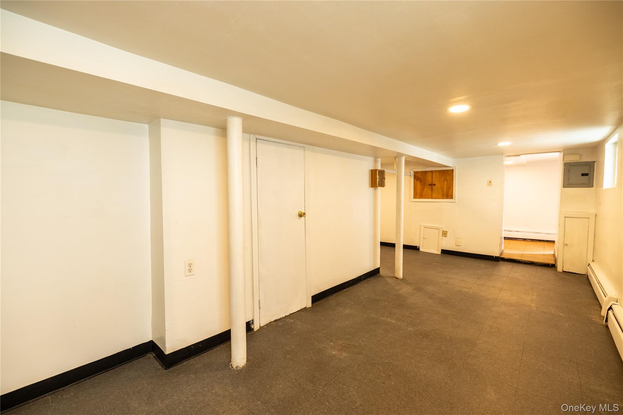 Single Family Middletown  Bronx, NY 10461, MLS-991237-24